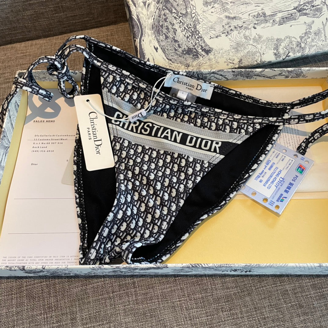 Sexy bikini swimsuit