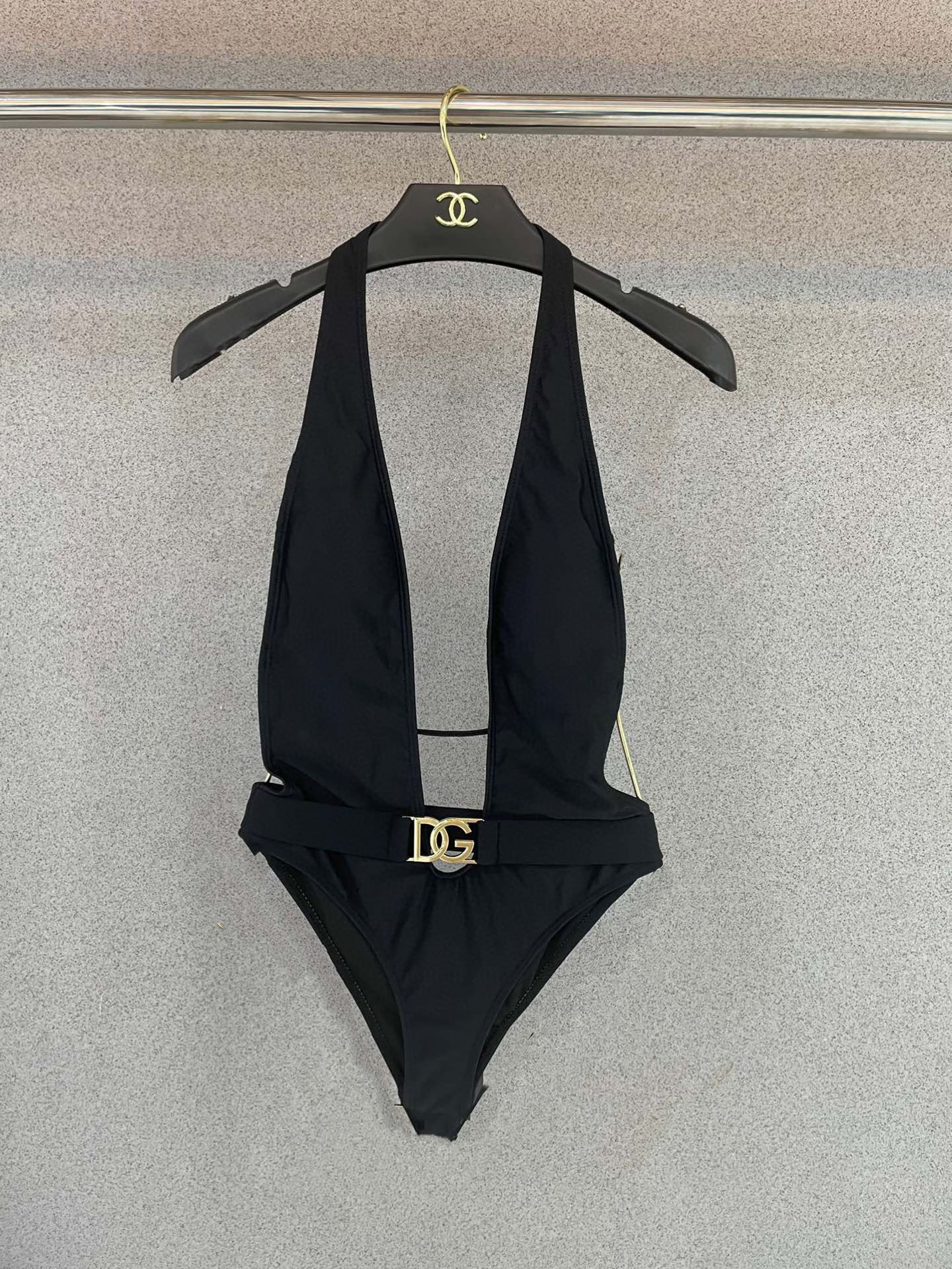 New sexy backless one-piece swimsuit