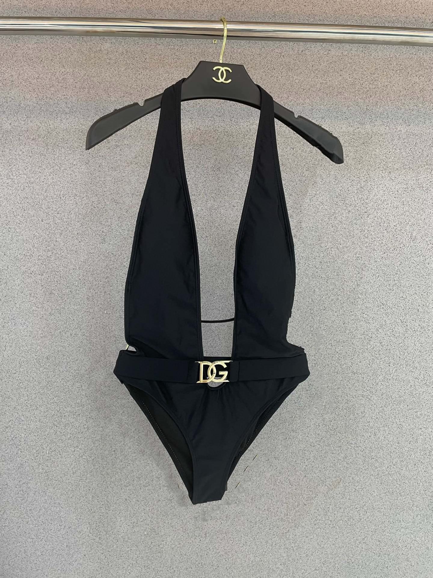 New sexy backless one-piece swimsuit