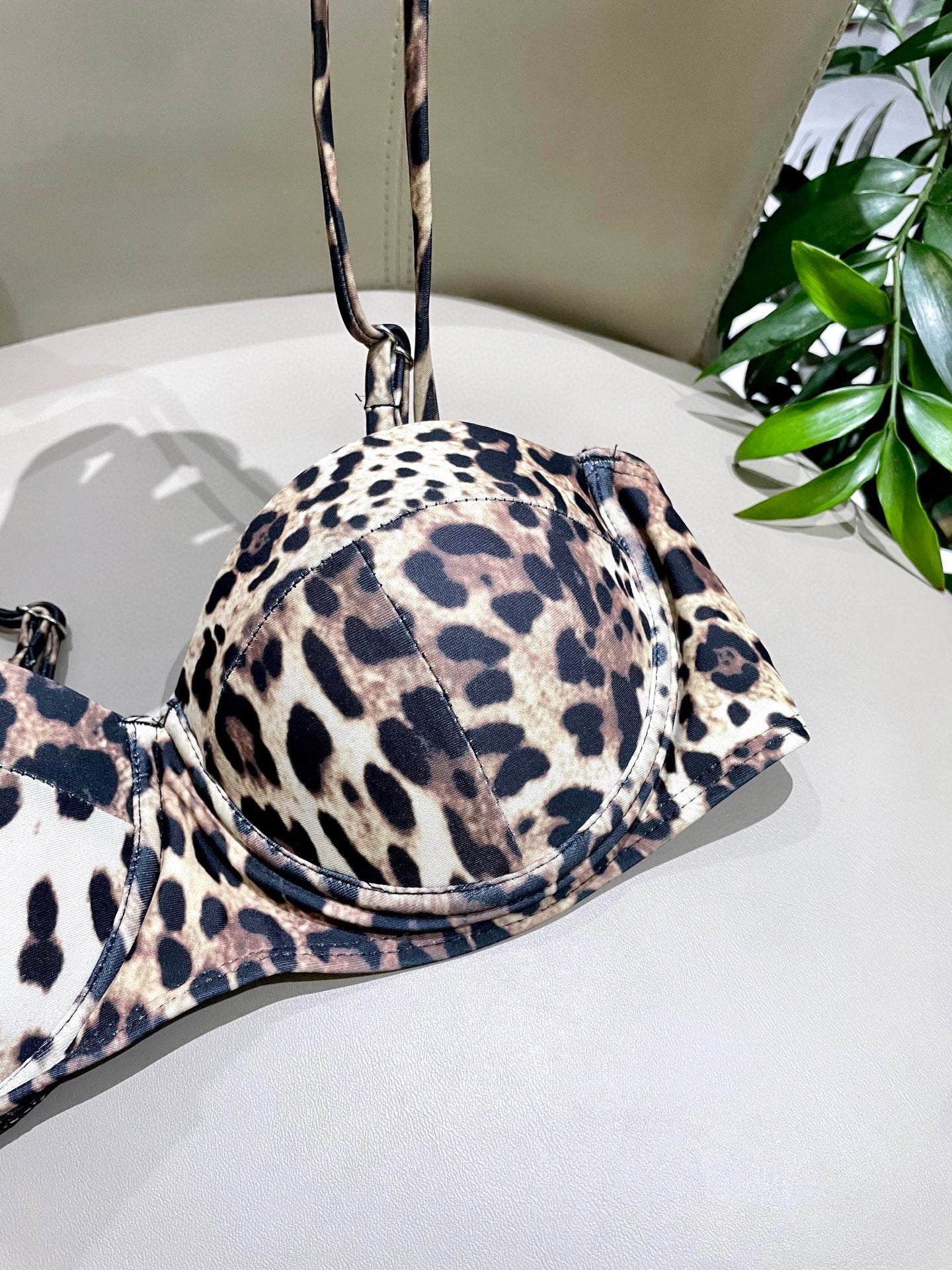 Fashionable leopard print swimsuit