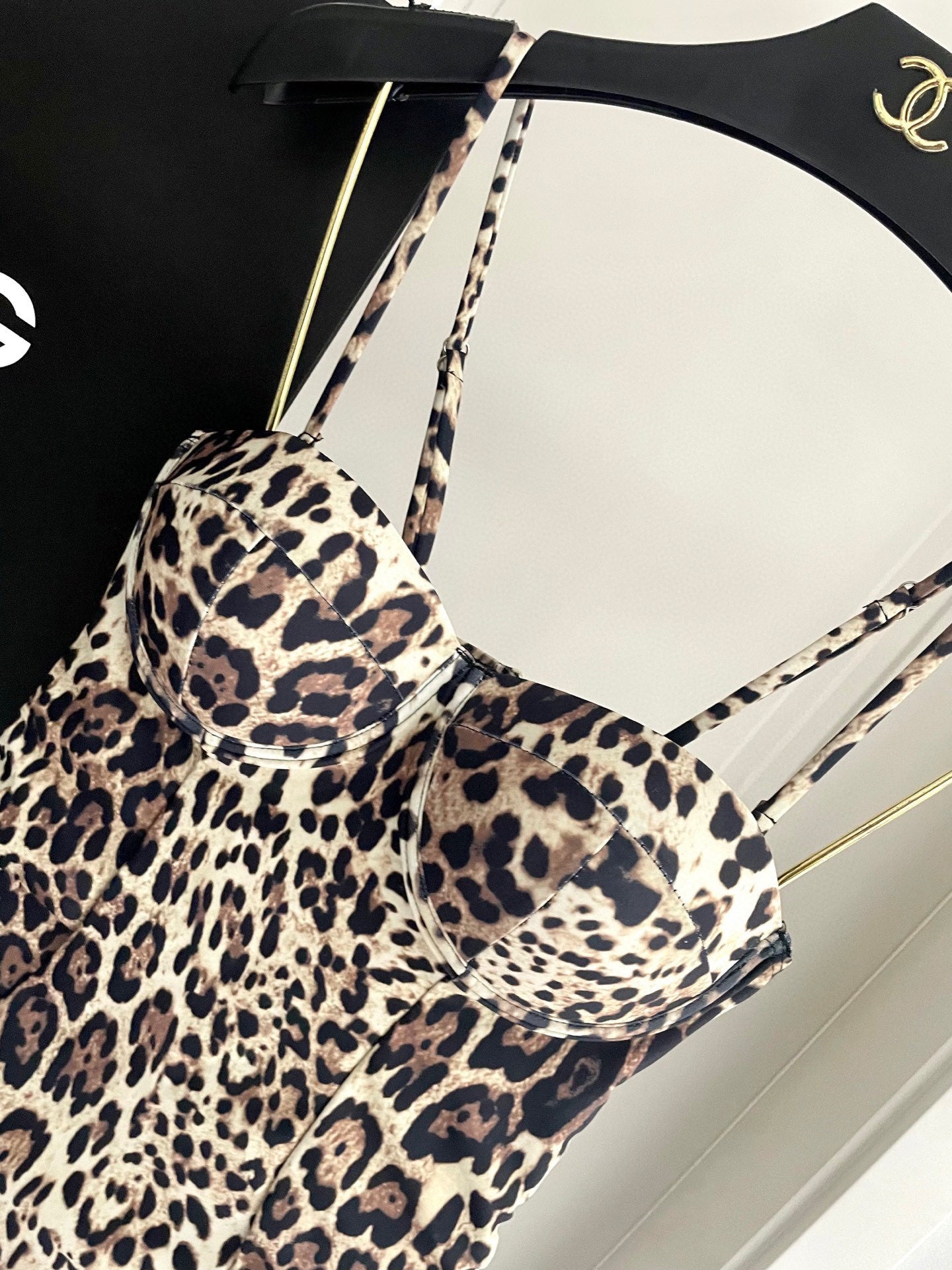 Fashionable leopard print one-piece swimsuit