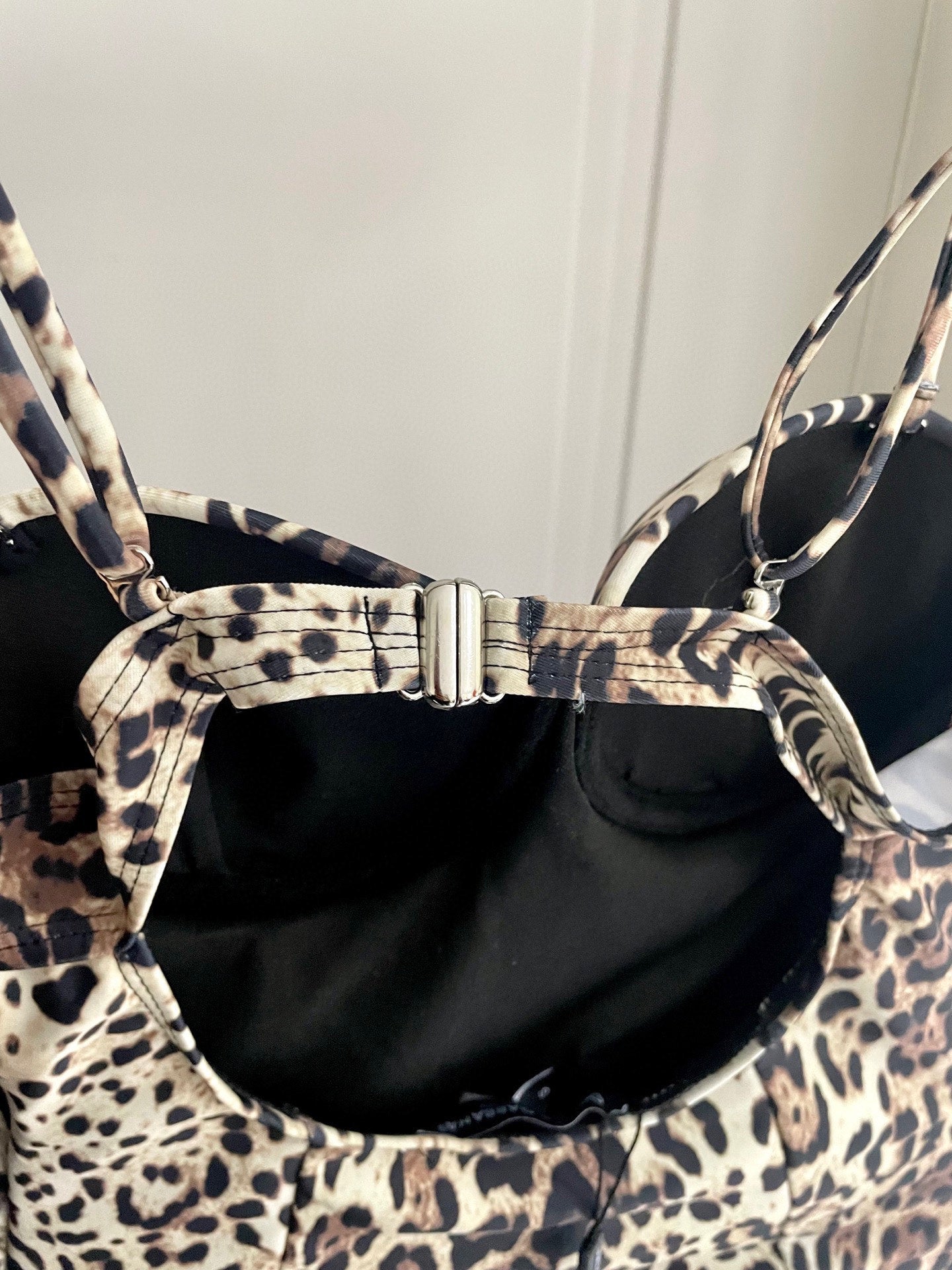 Fashionable leopard print one-piece swimsuit