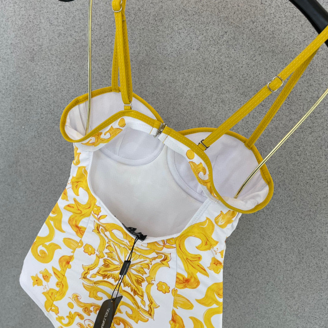 Strappy, underwired, push-up one-piece swimsuit