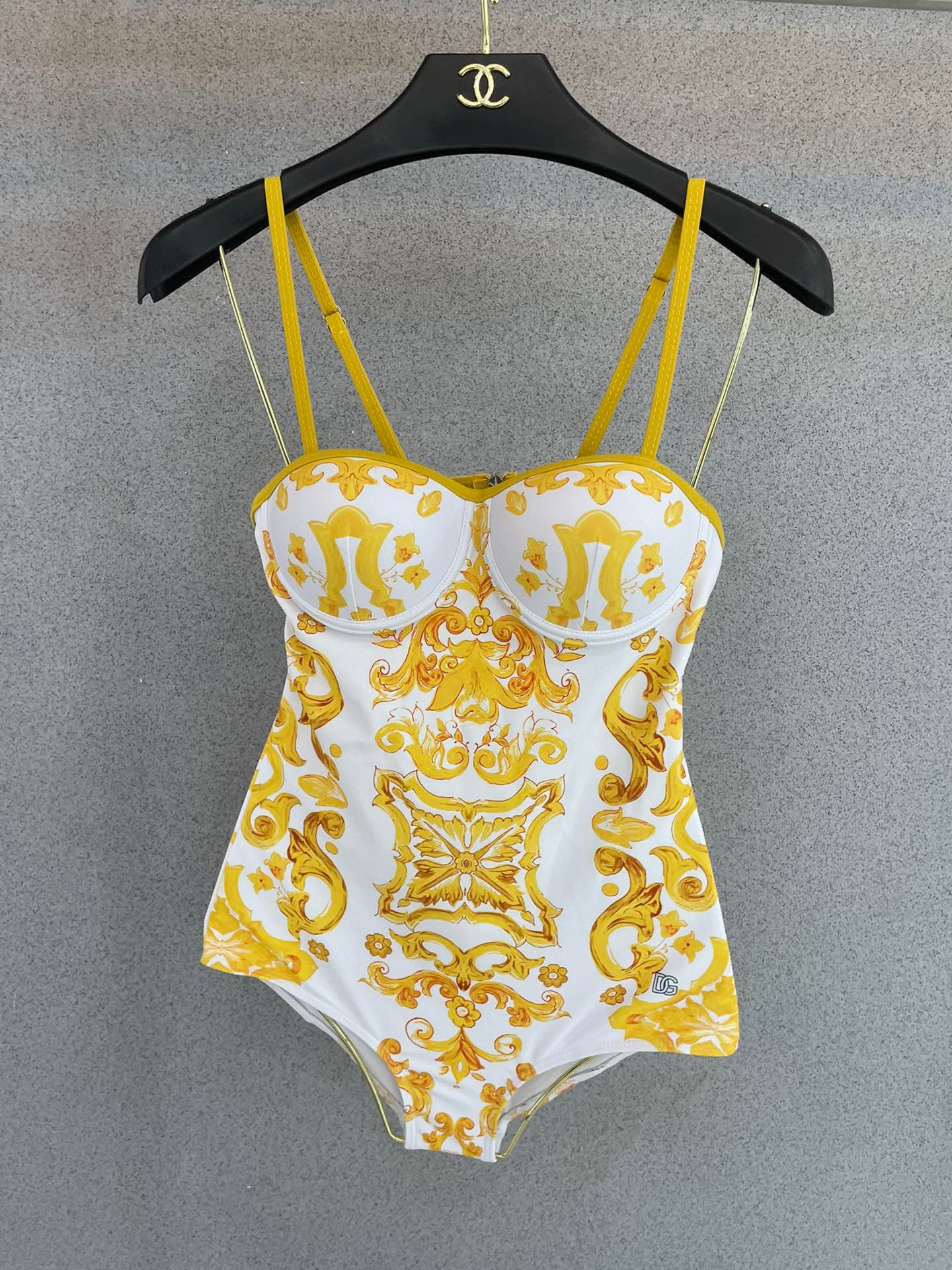 Strappy, underwired, push-up one-piece swimsuit