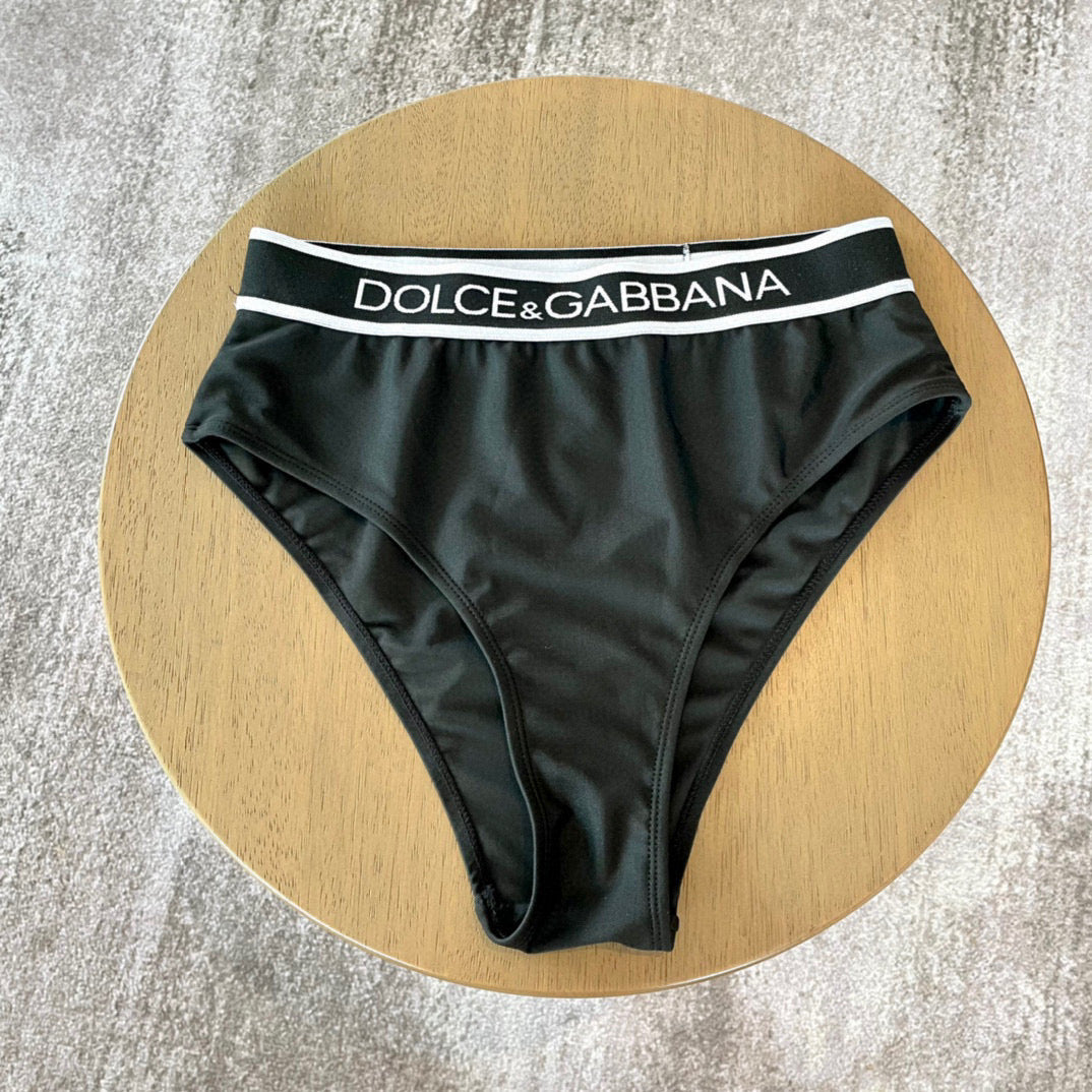 New two-piece swimsuit