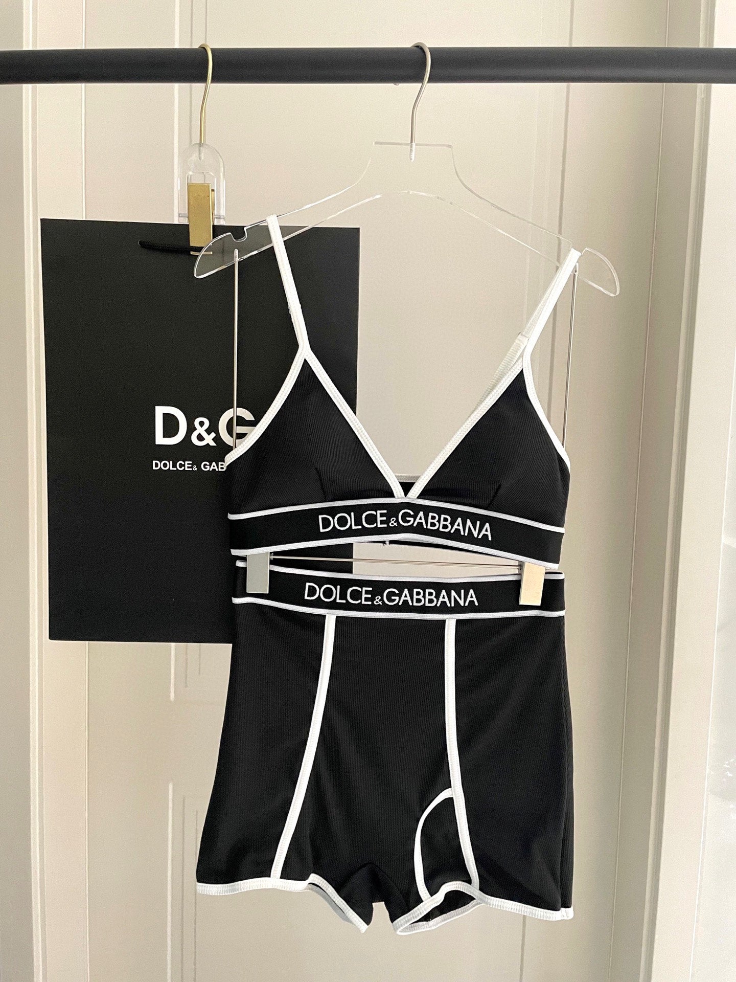 New two-piece knitted swimsuit