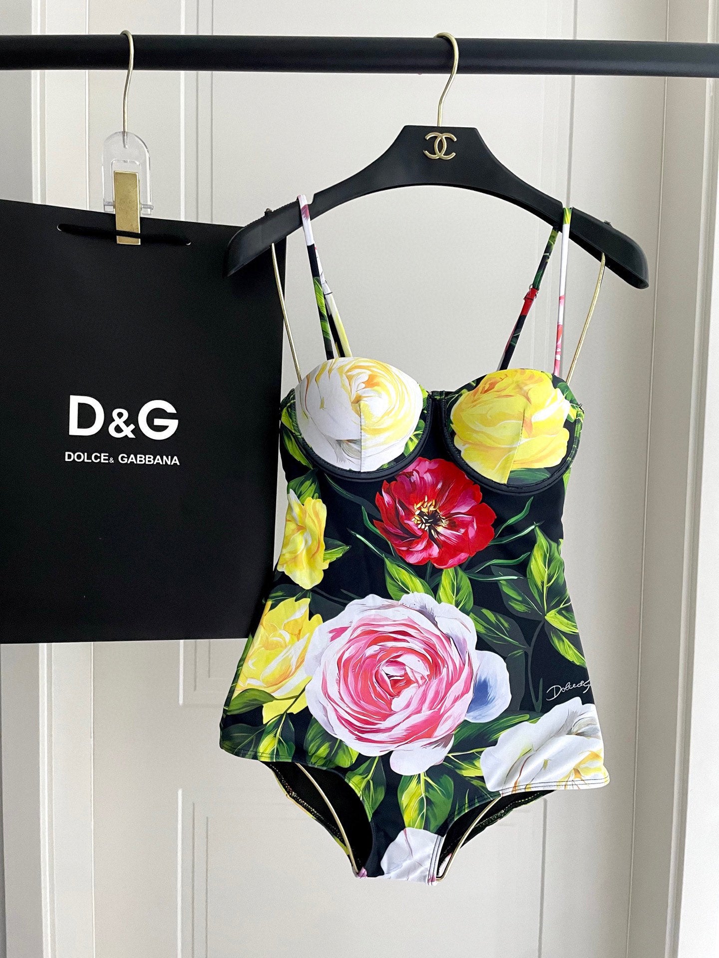 New one-piece swimsuit