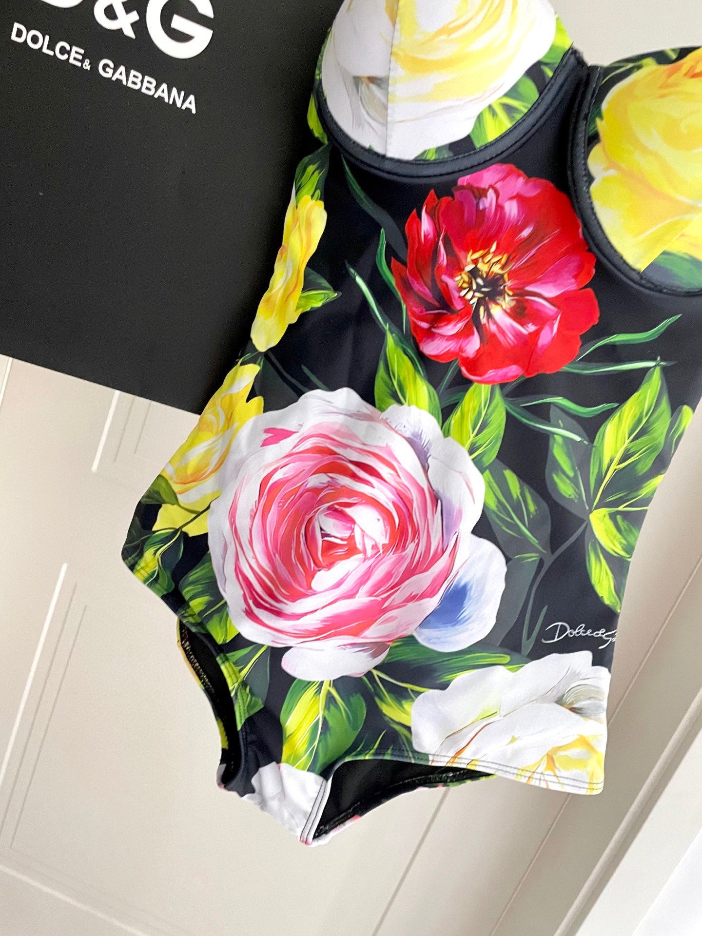 New one-piece swimsuit