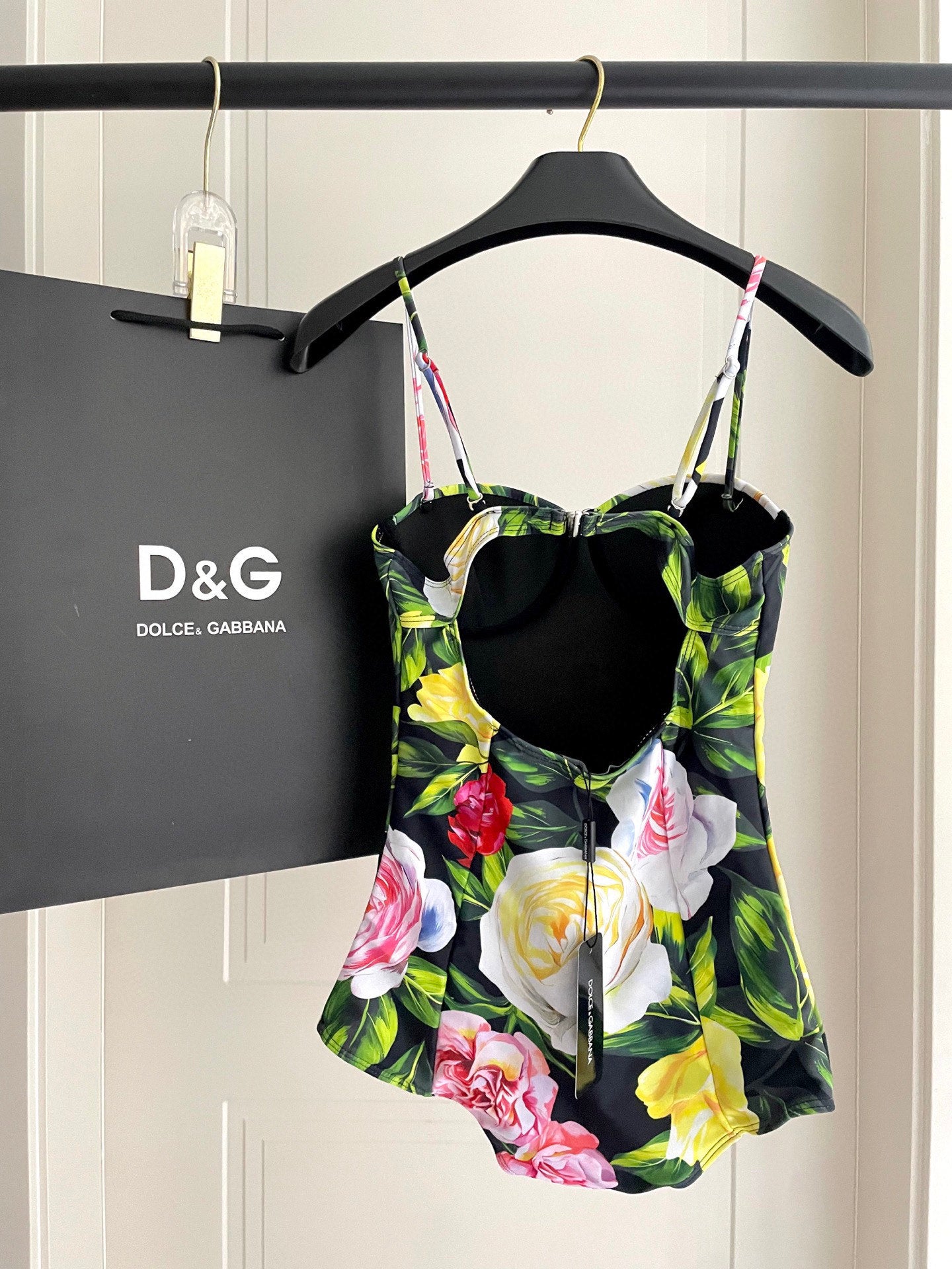 New one-piece swimsuit