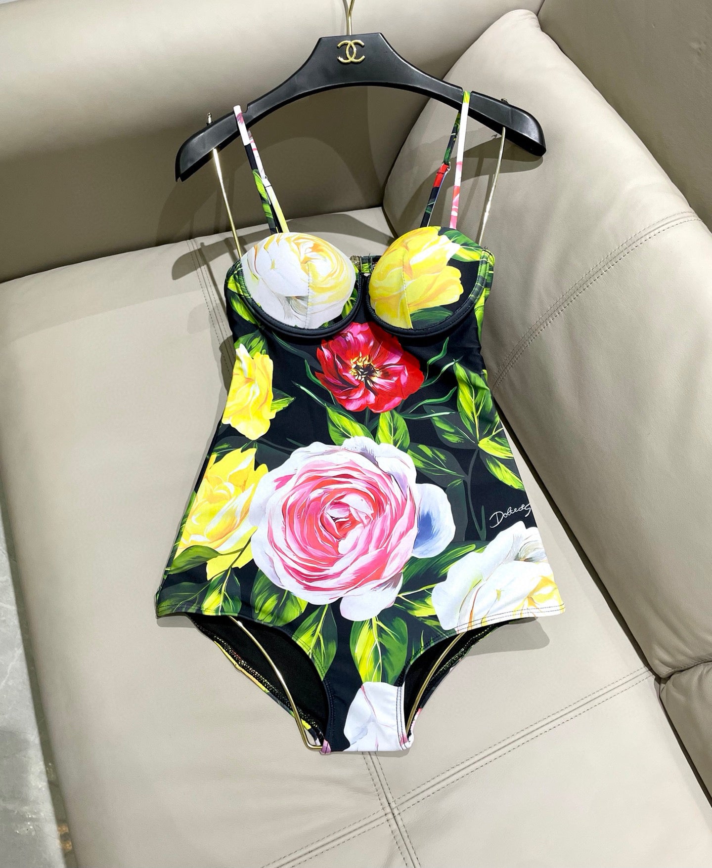 New one-piece swimsuit