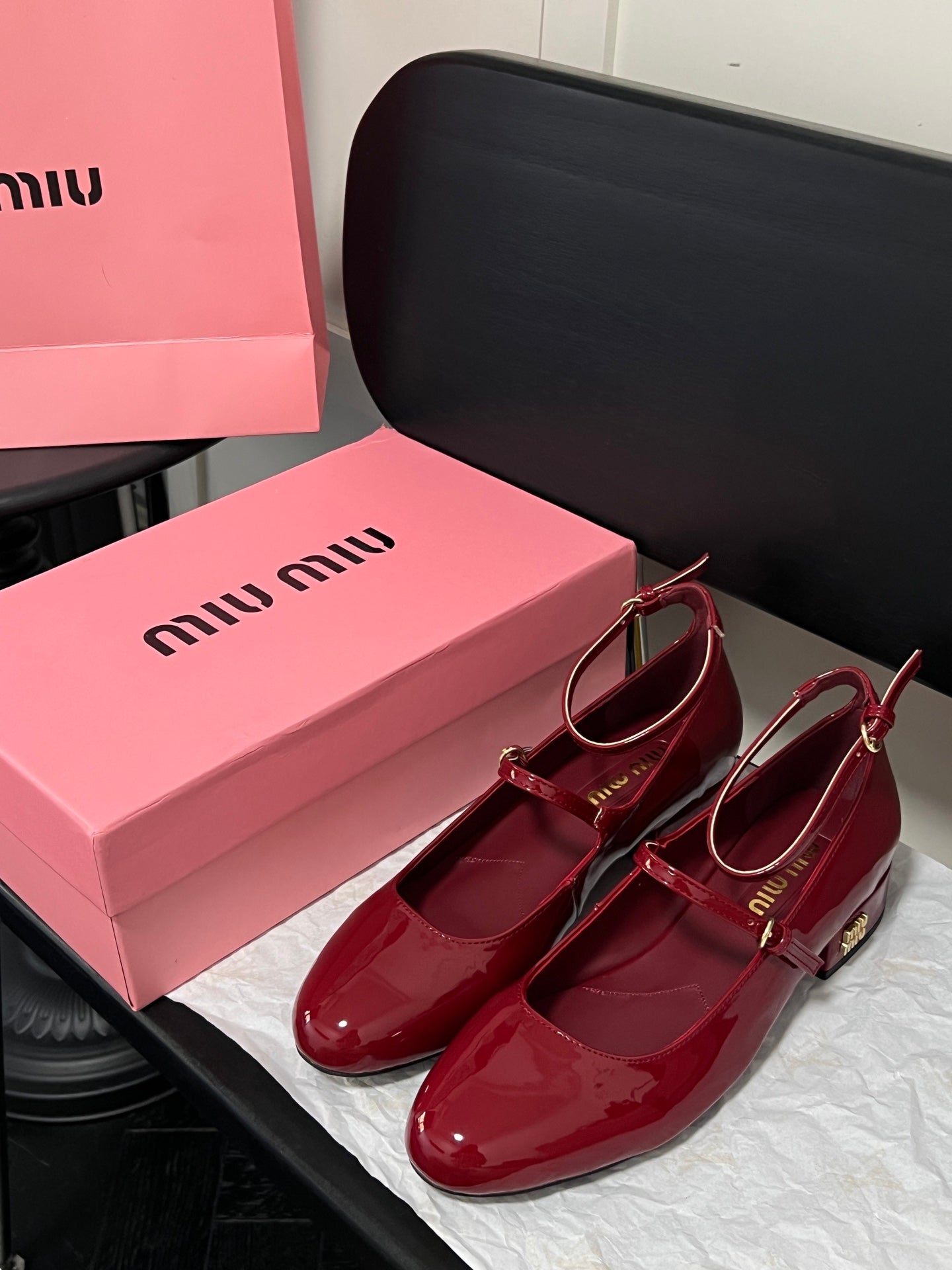 Mary Jane style flat shoes