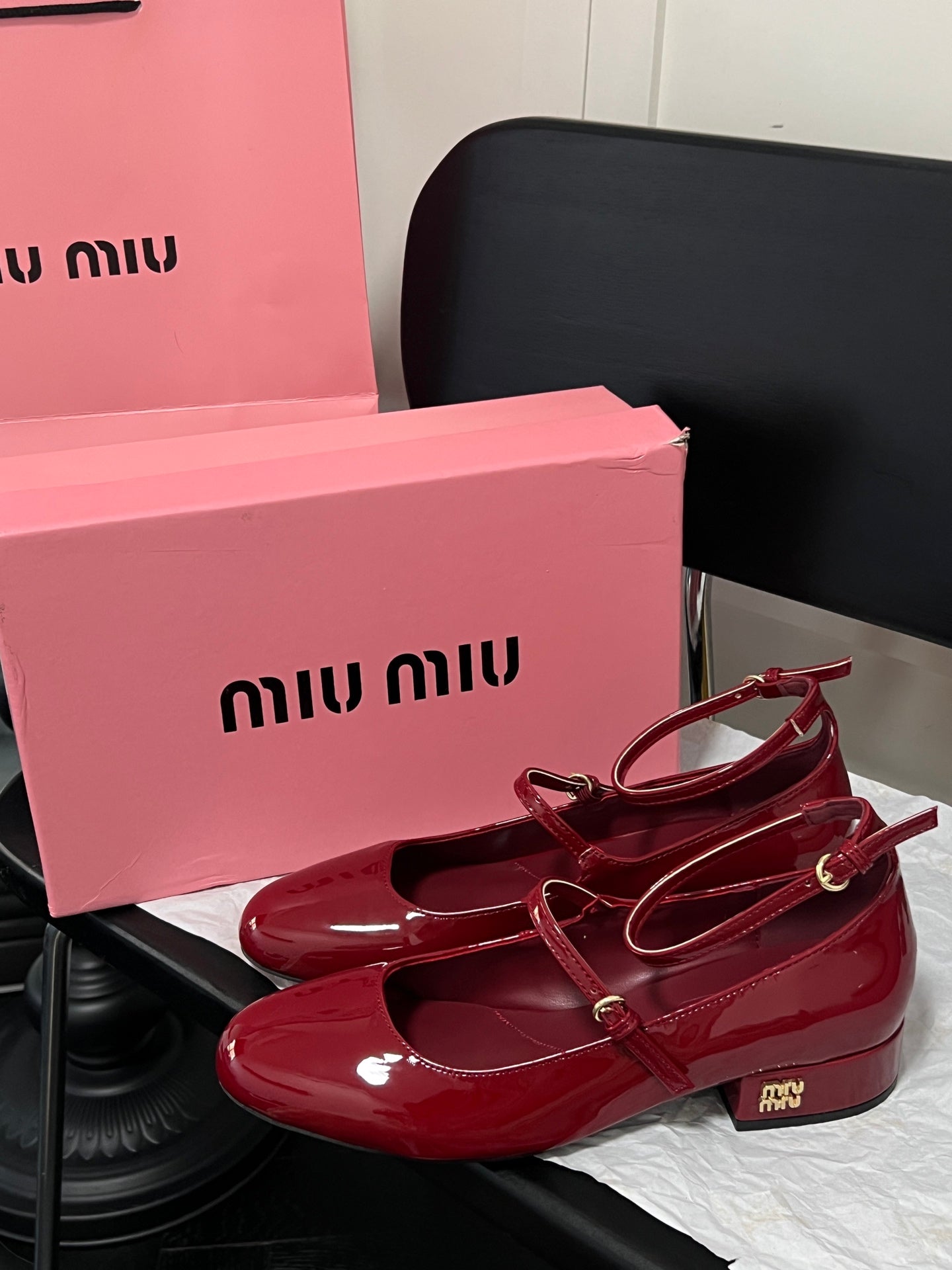 Mary Jane style flat shoes