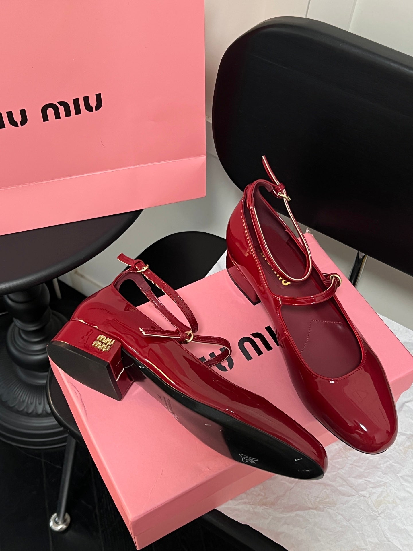 Mary Jane style flat shoes