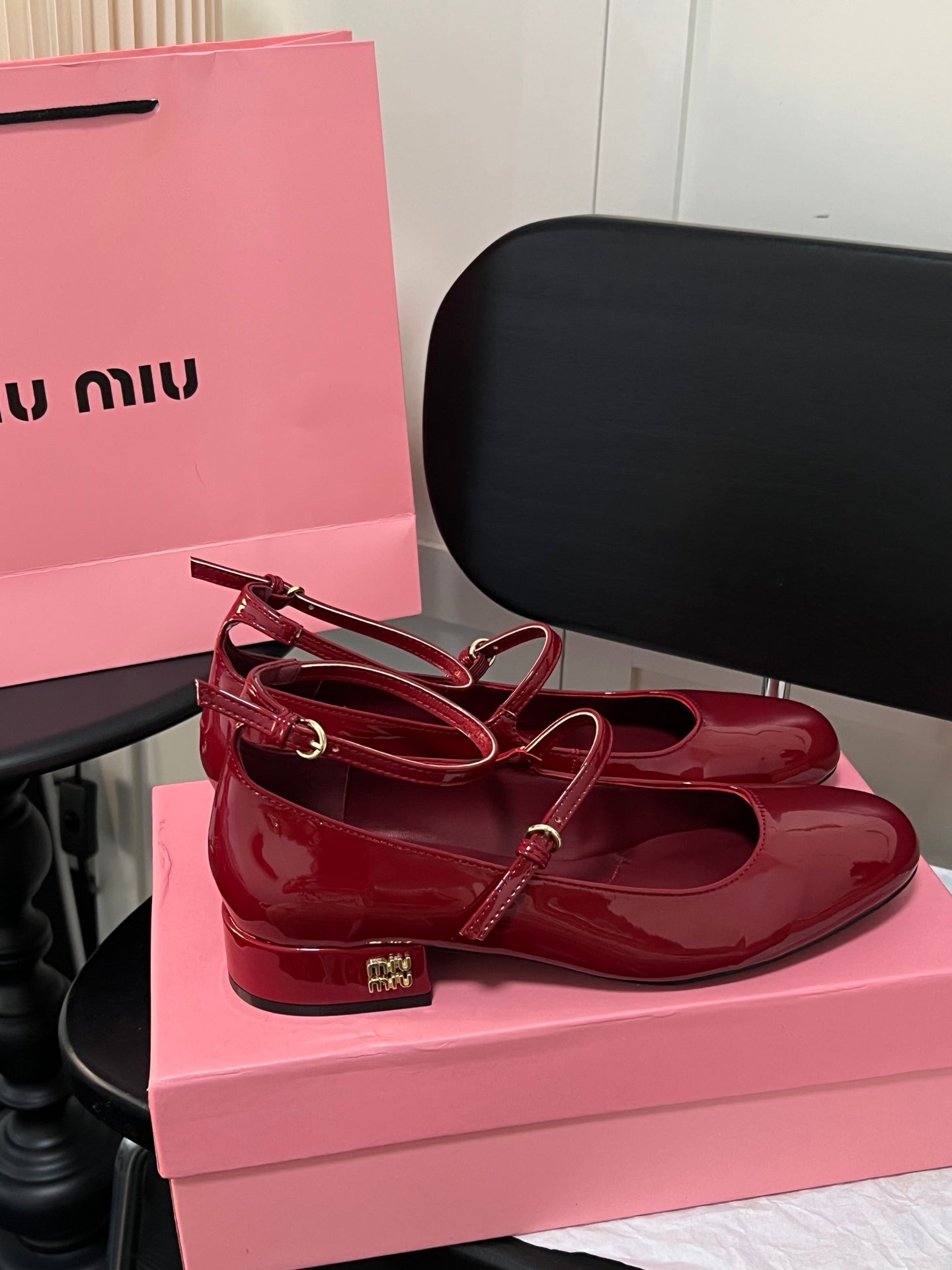 Mary Jane style flat shoes
