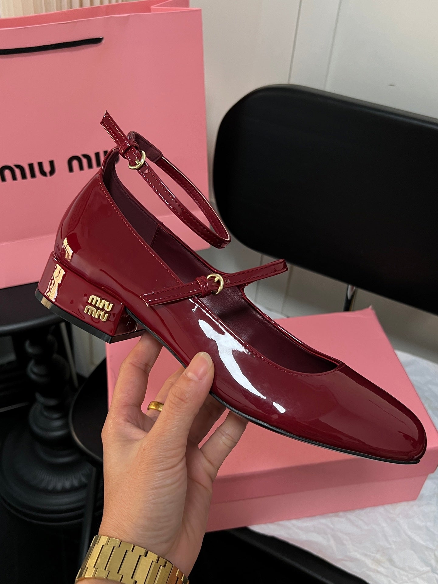 Mary Jane style flat shoes
