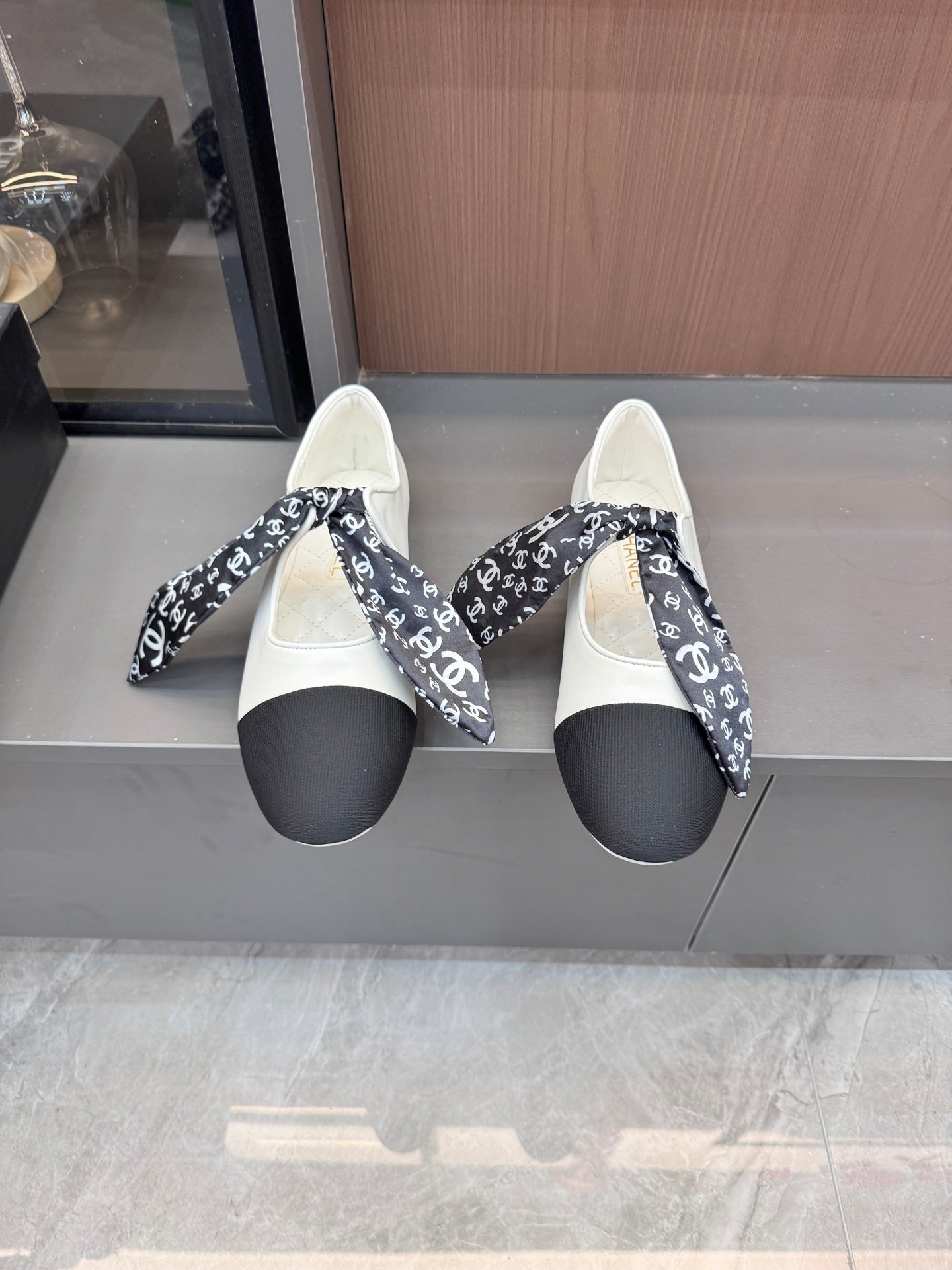 Mary Jane ballet flats with bow detail