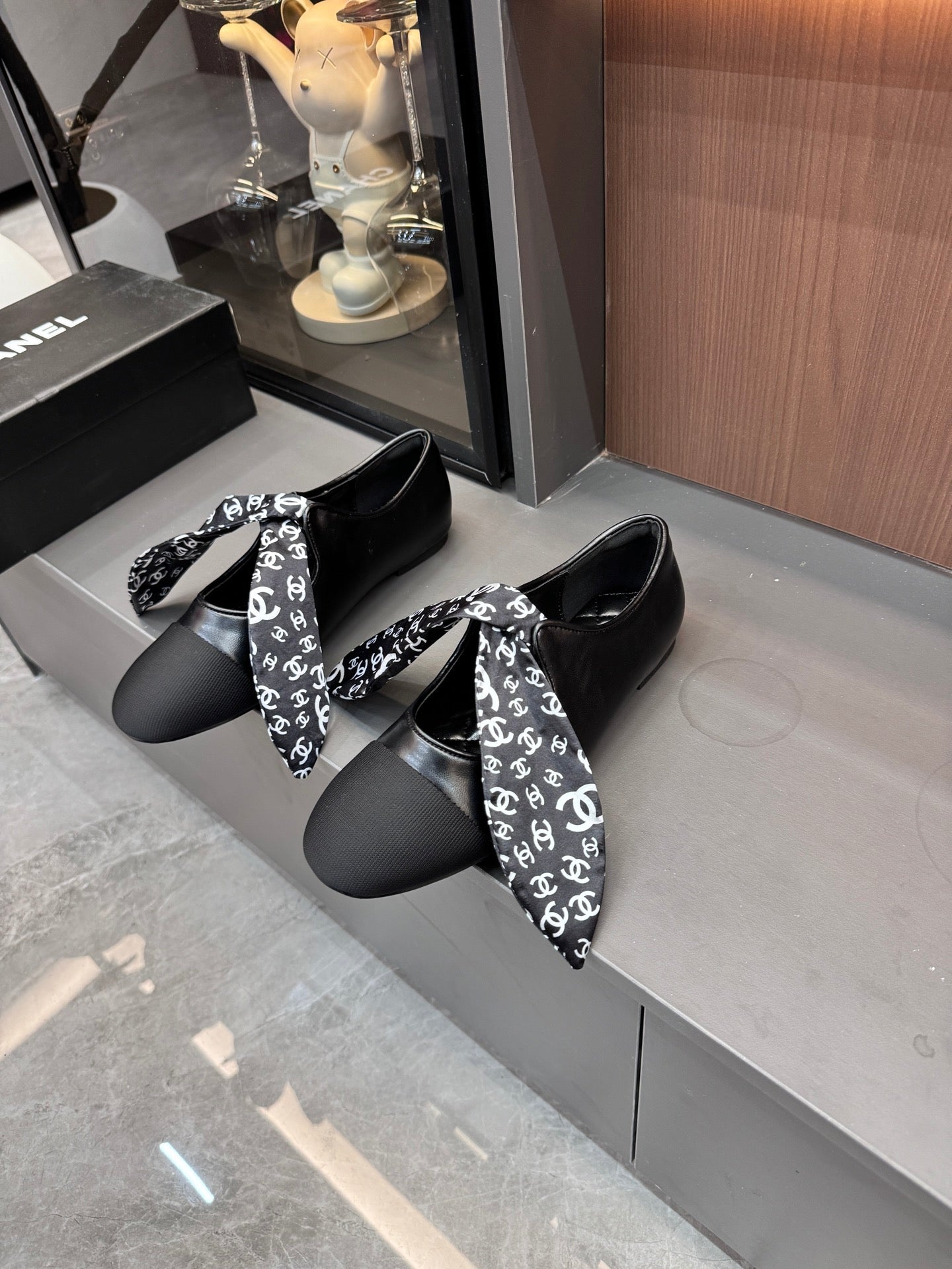 Mary Jane ballet flats with bow detail