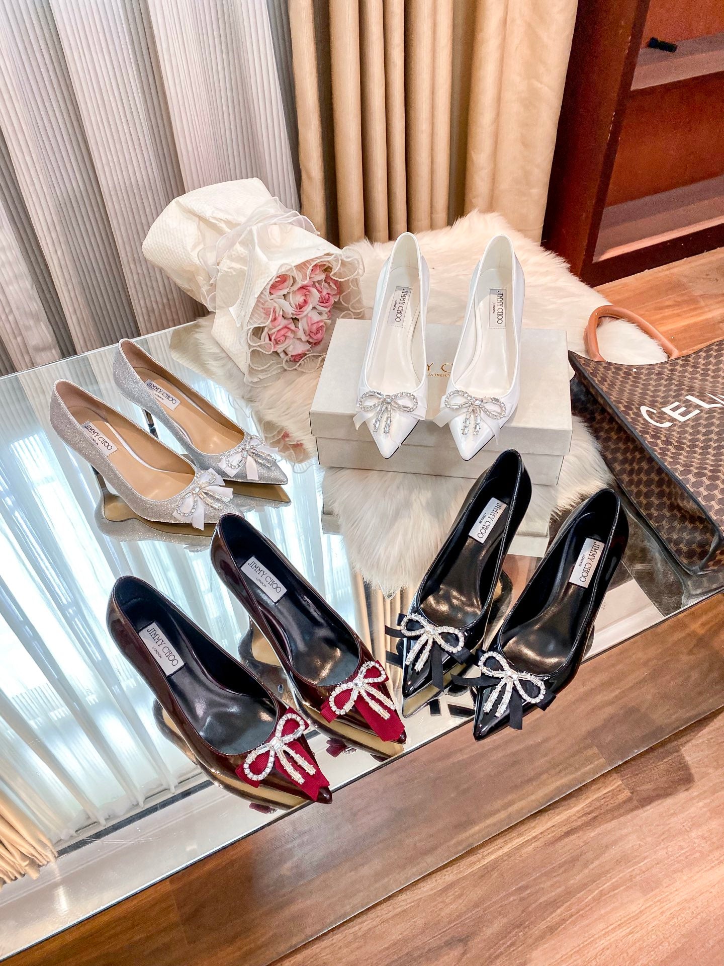 New stylish and versatile high-heeled shoes