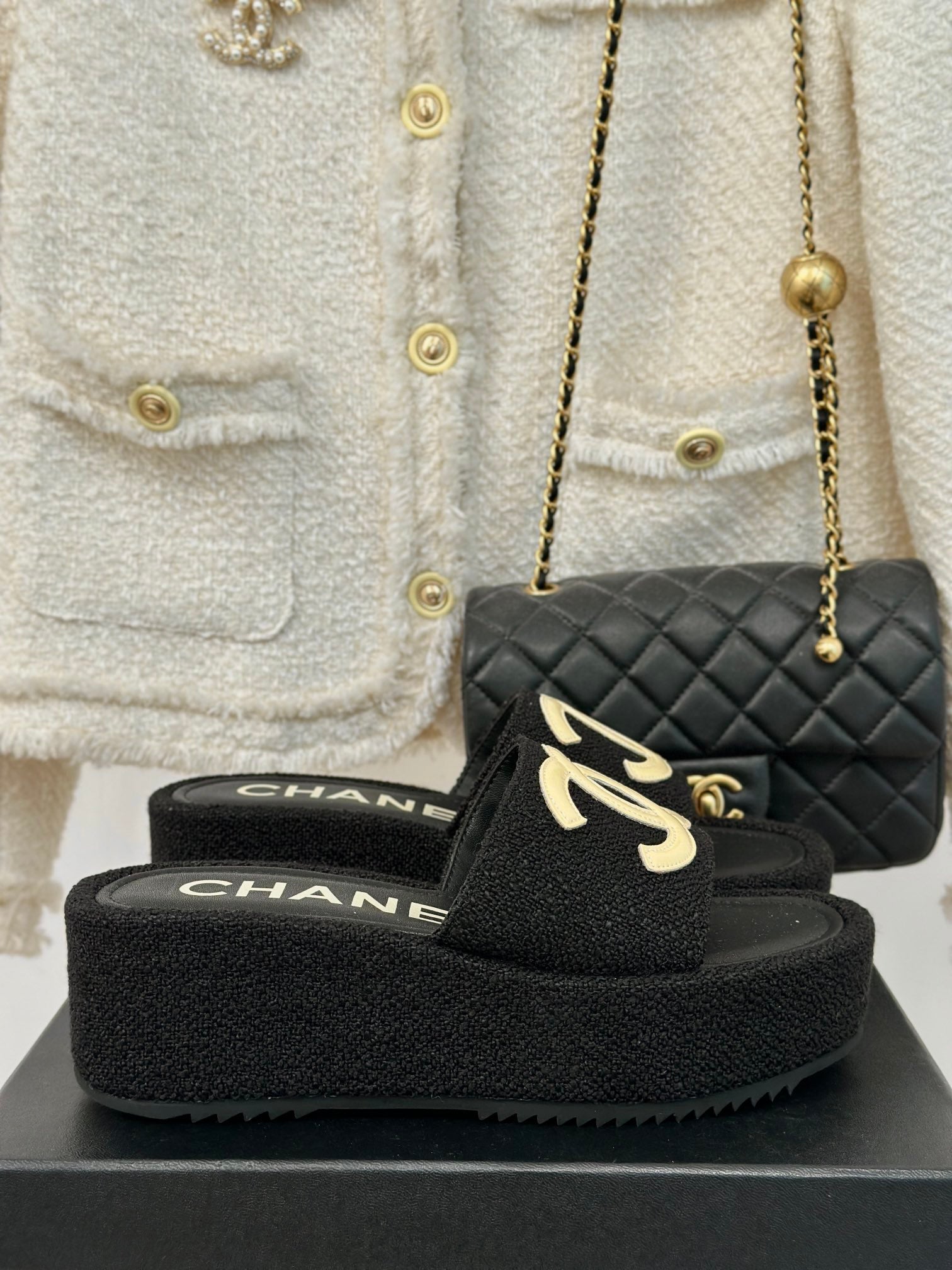 Platform sandals with large double C logo