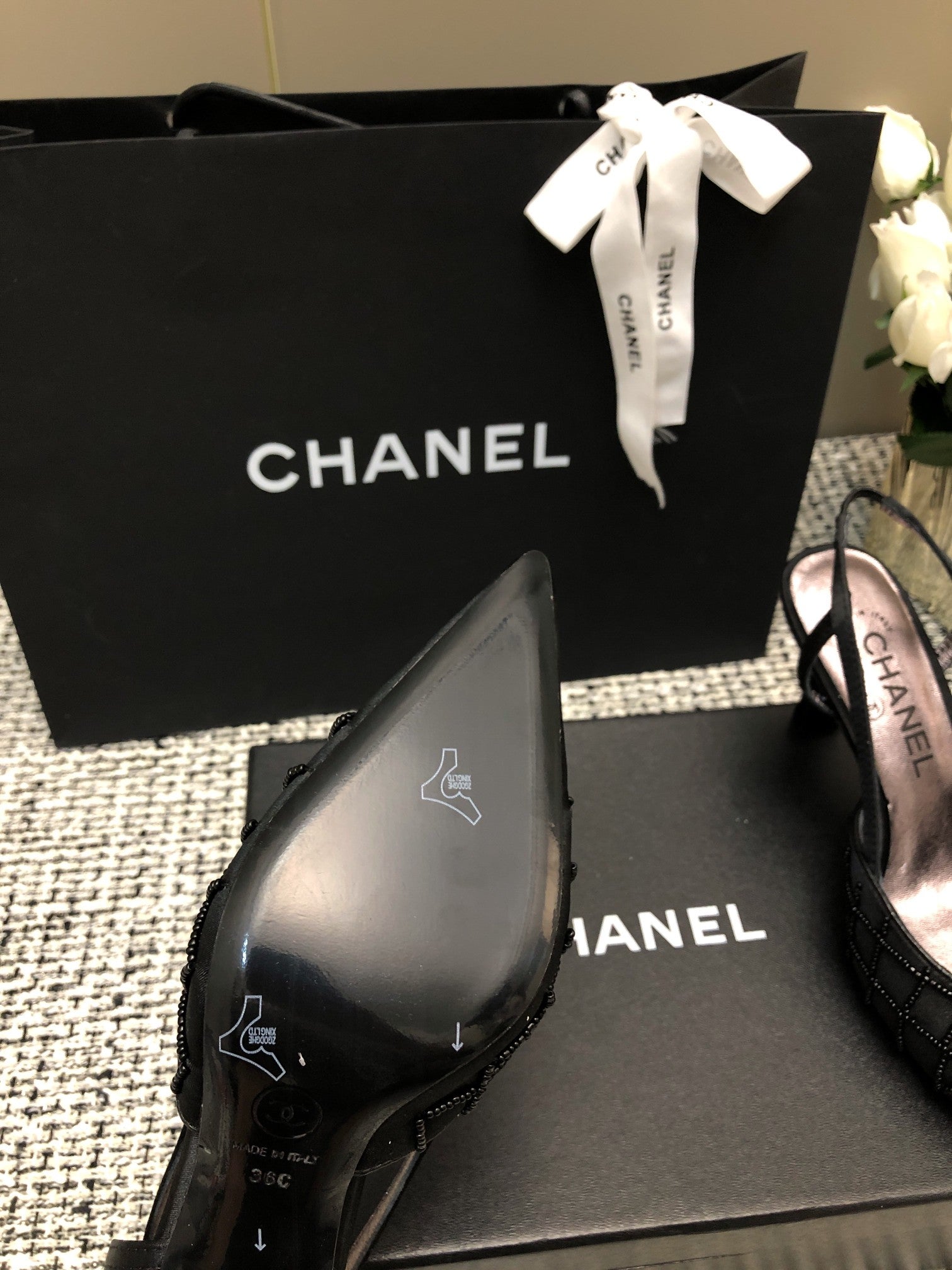 Pointed-toe high-heeled sandals