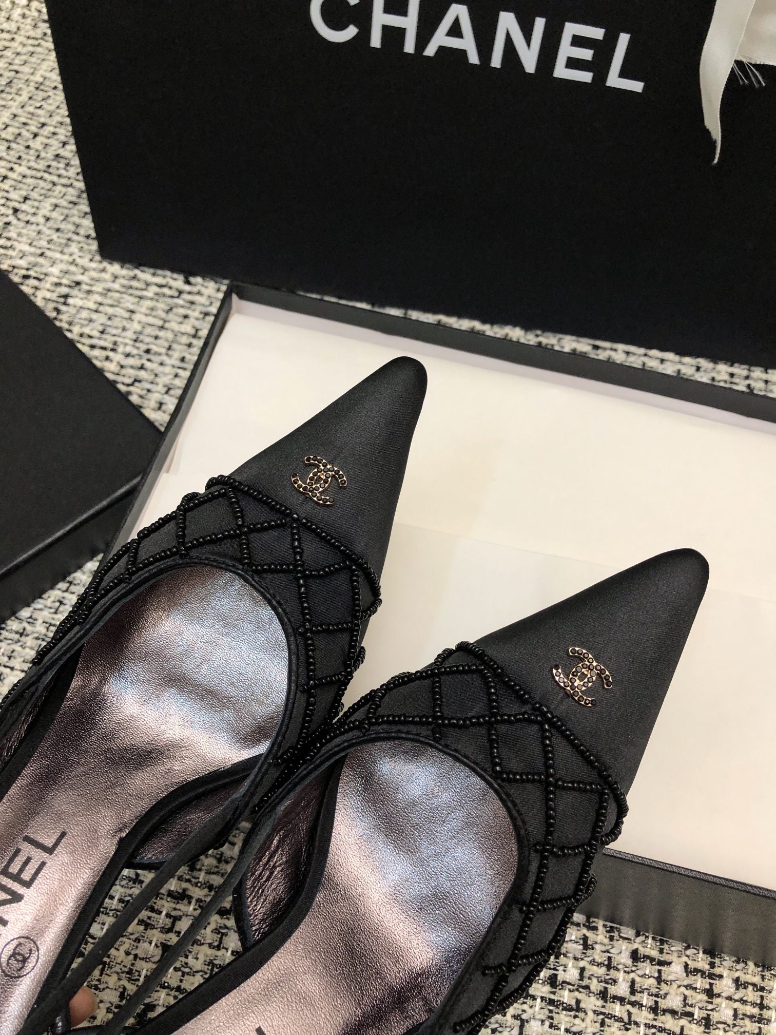 Pointed-toe high-heeled sandals