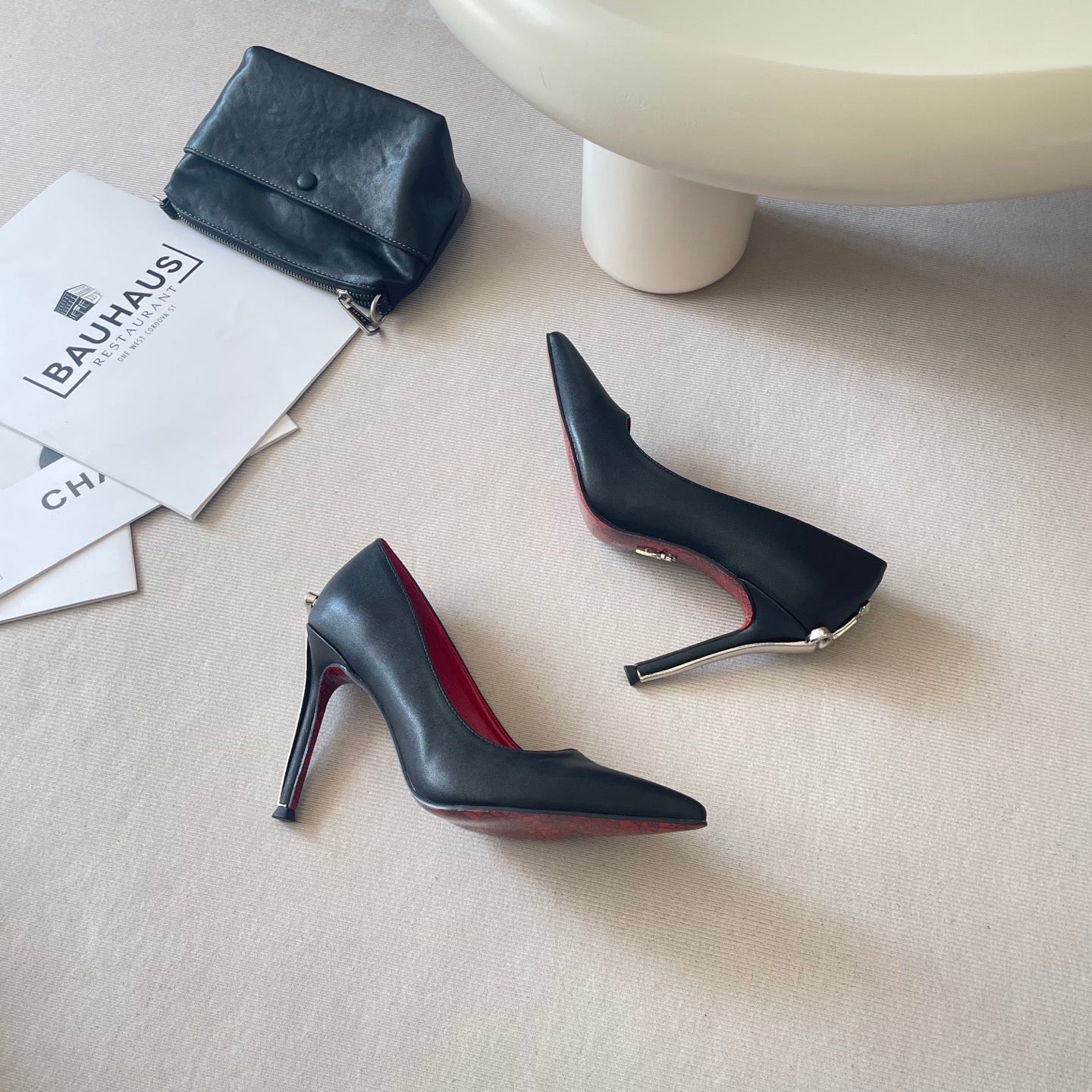 New luxury high-heeled shoes