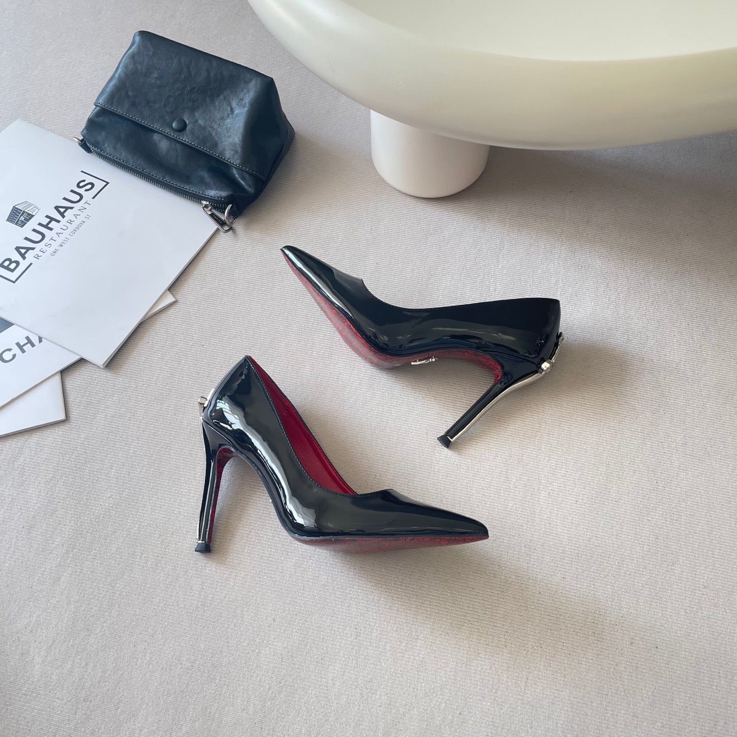 New luxury high-heeled shoes