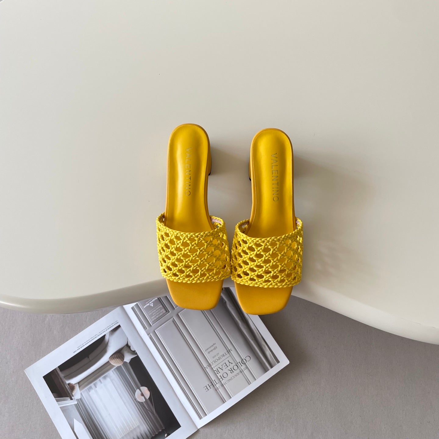 Openwork high-heeled slippers