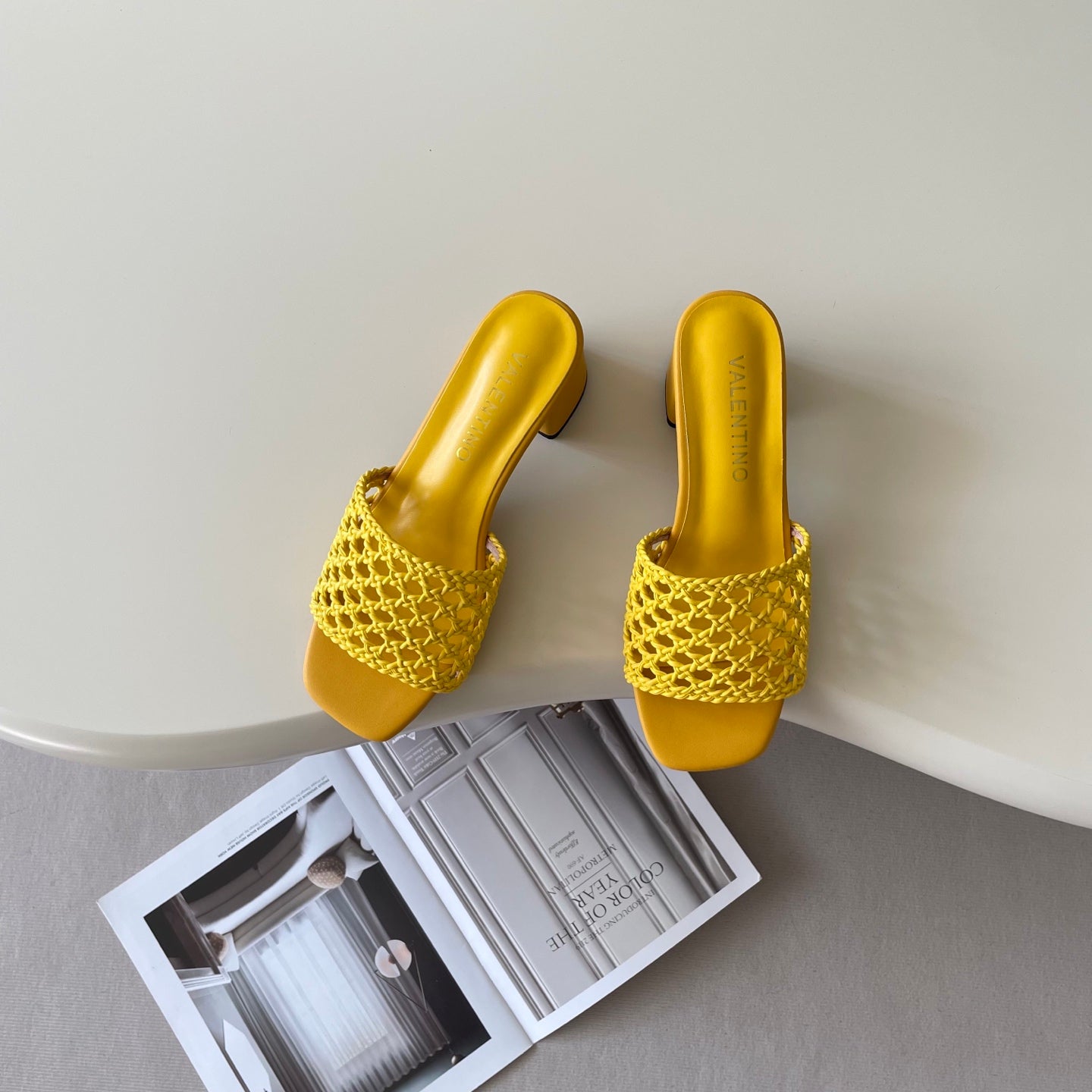 Openwork high-heeled slippers