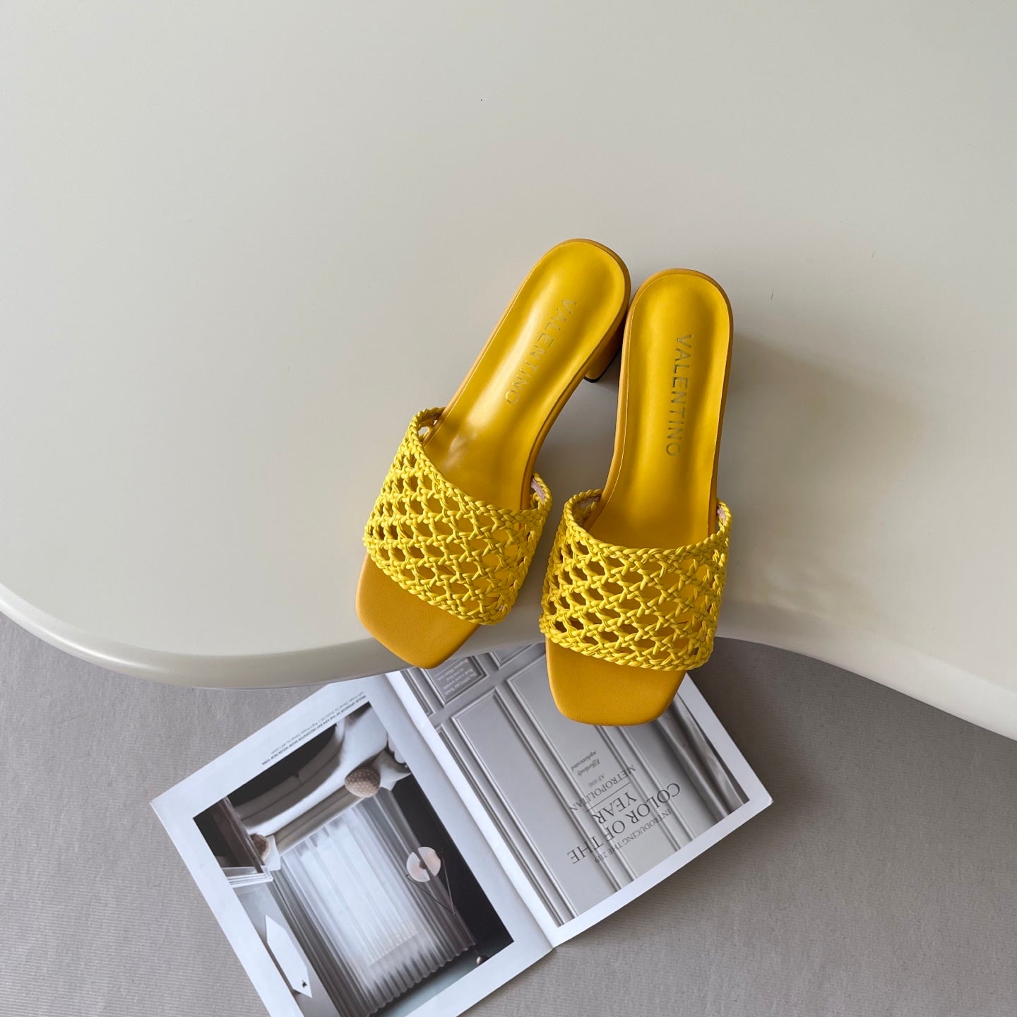Openwork high-heeled slippers