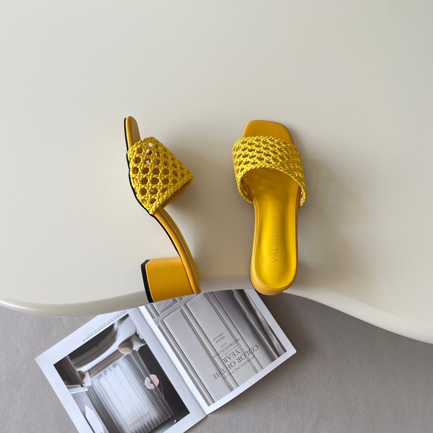 Openwork high-heeled slippers