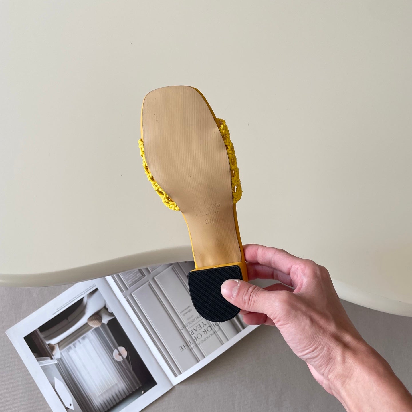 Openwork high-heeled slippers