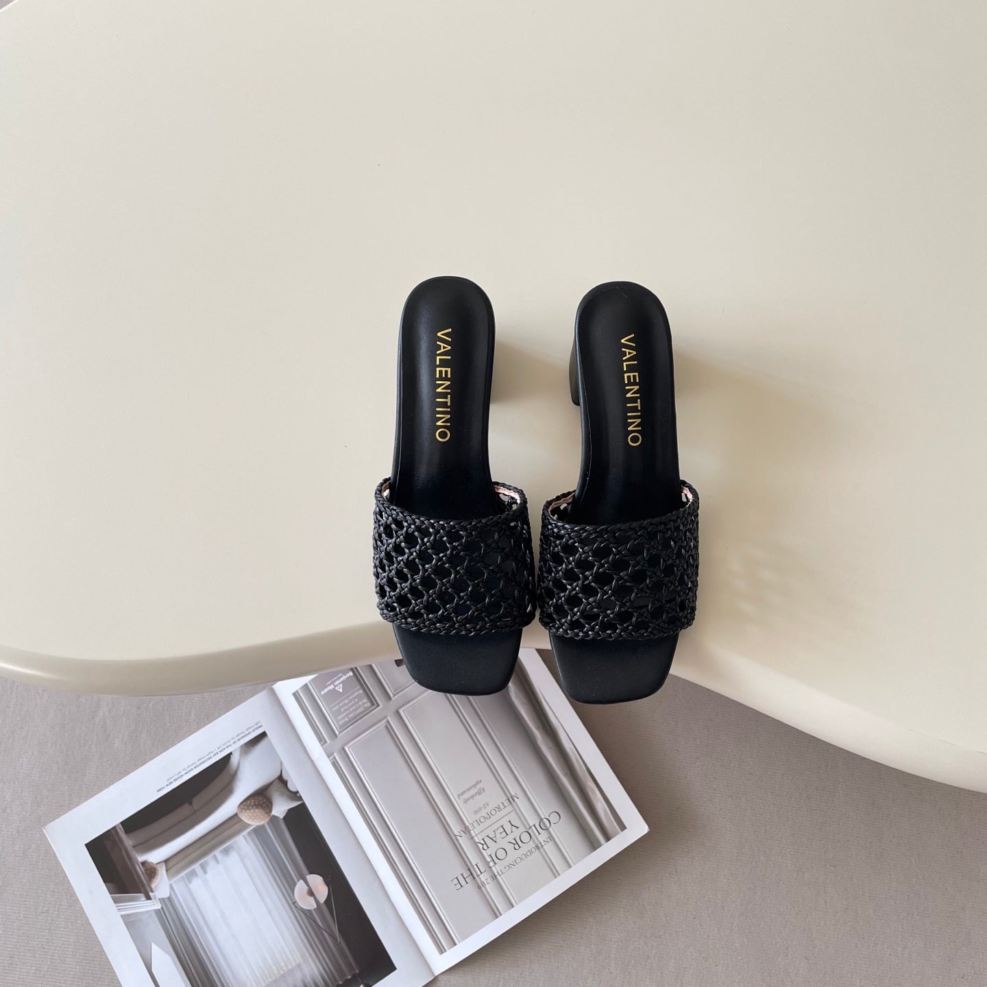 Openwork high-heeled slippers