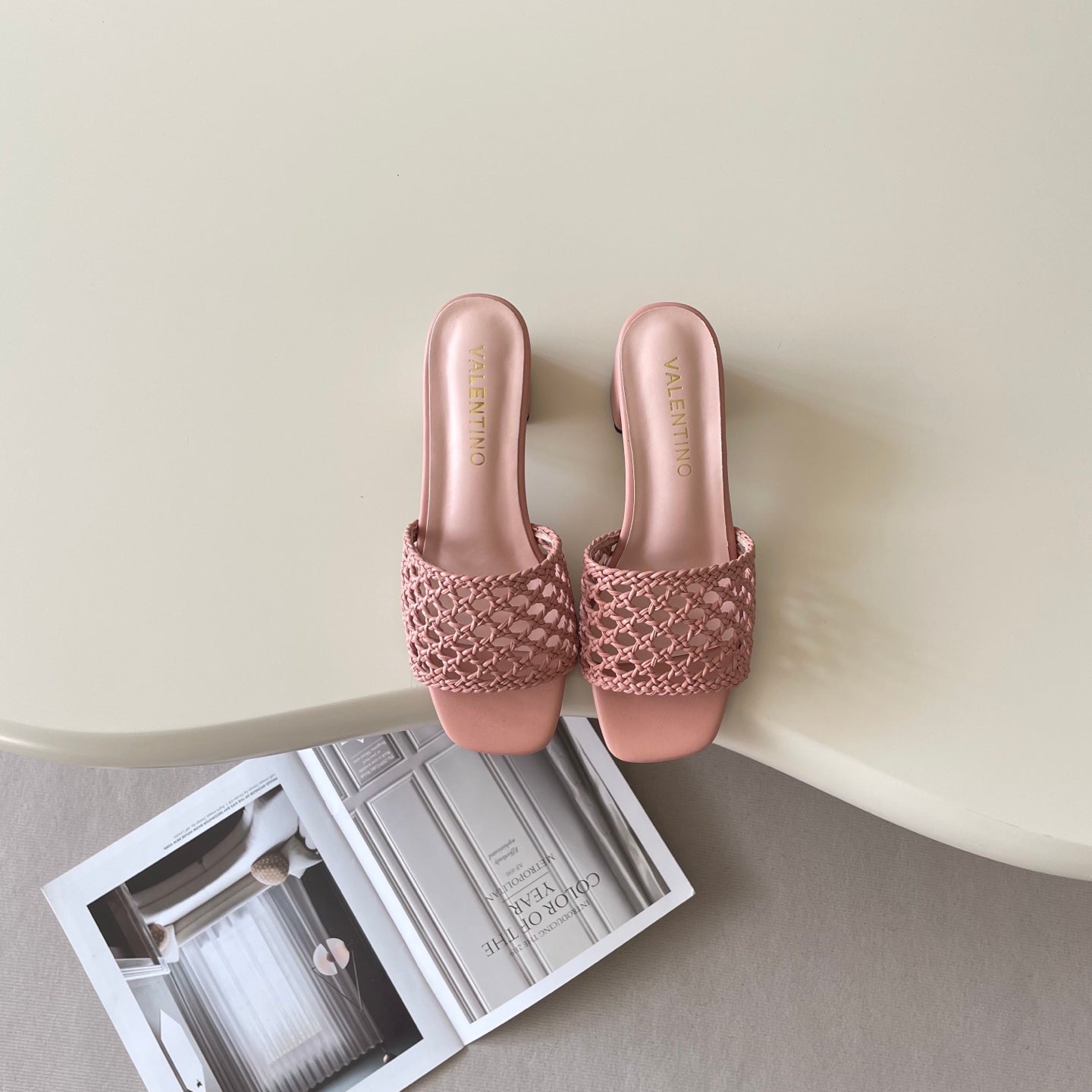 Openwork high-heeled slippers