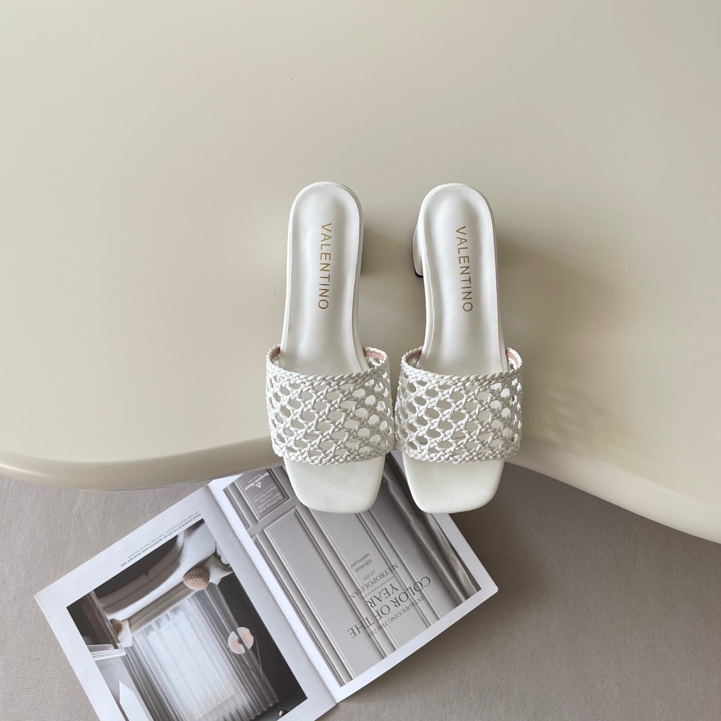 Openwork high-heeled slippers