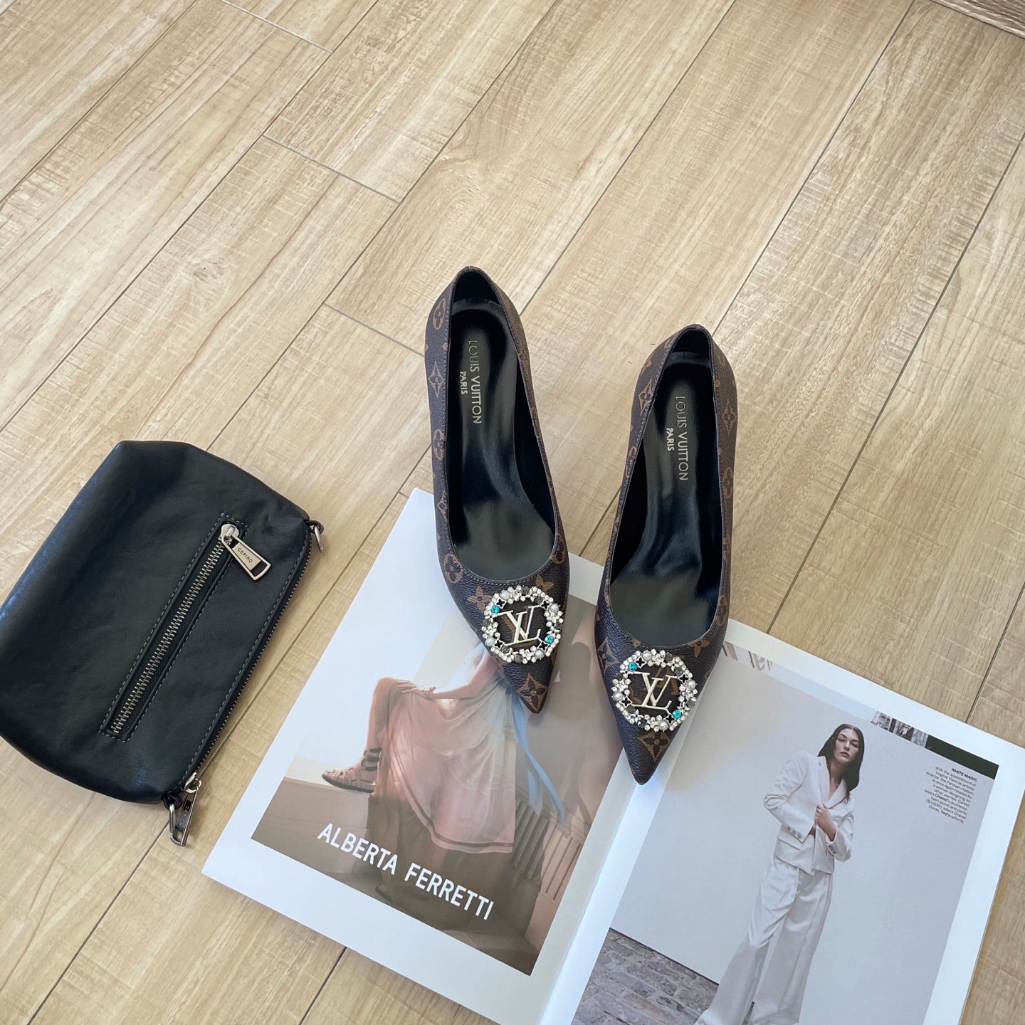 Floral embellished high-heeled shoes