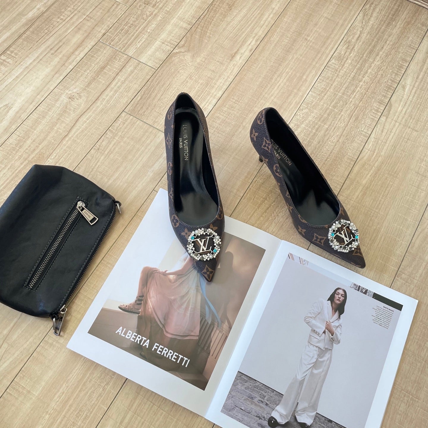 Floral embellished high-heeled shoes