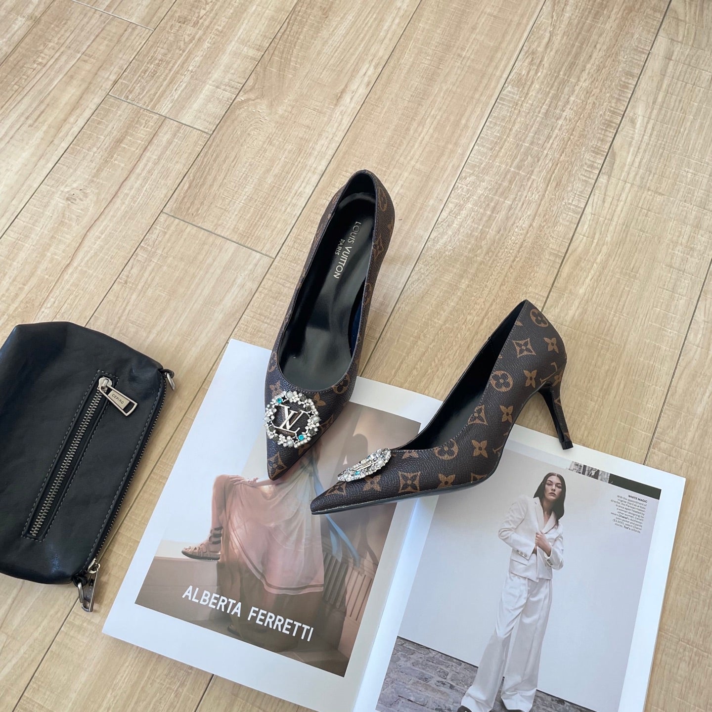 Floral embellished high-heeled shoes