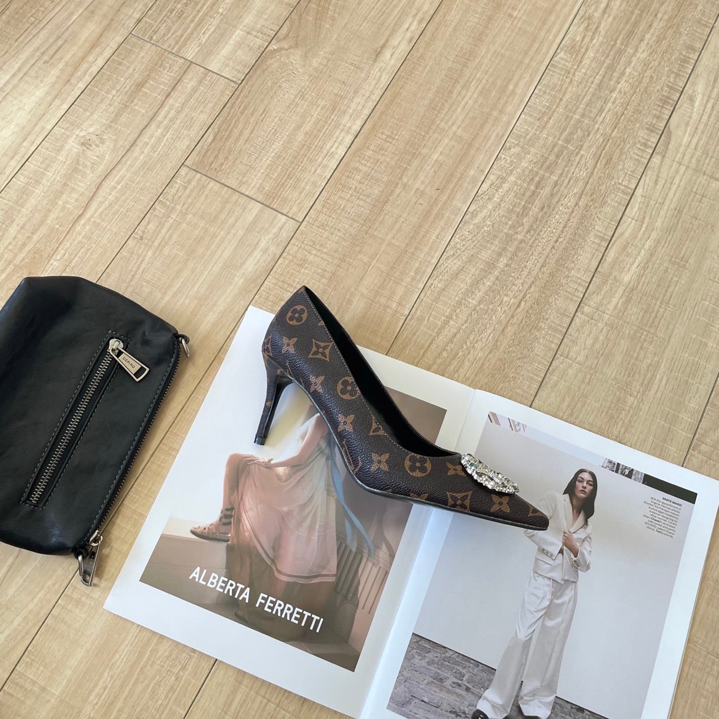 Floral embellished high-heeled shoes