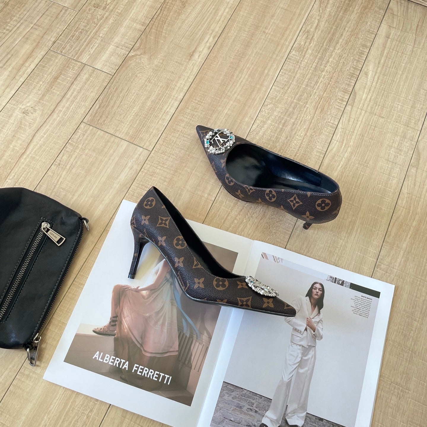 Floral embellished high-heeled shoes