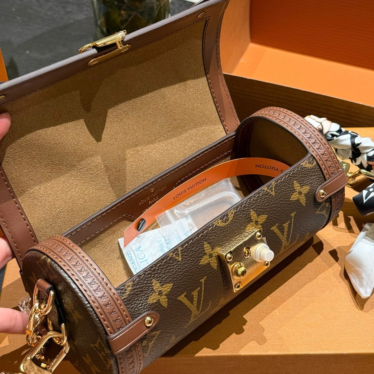 New traditional vintage baguette bag