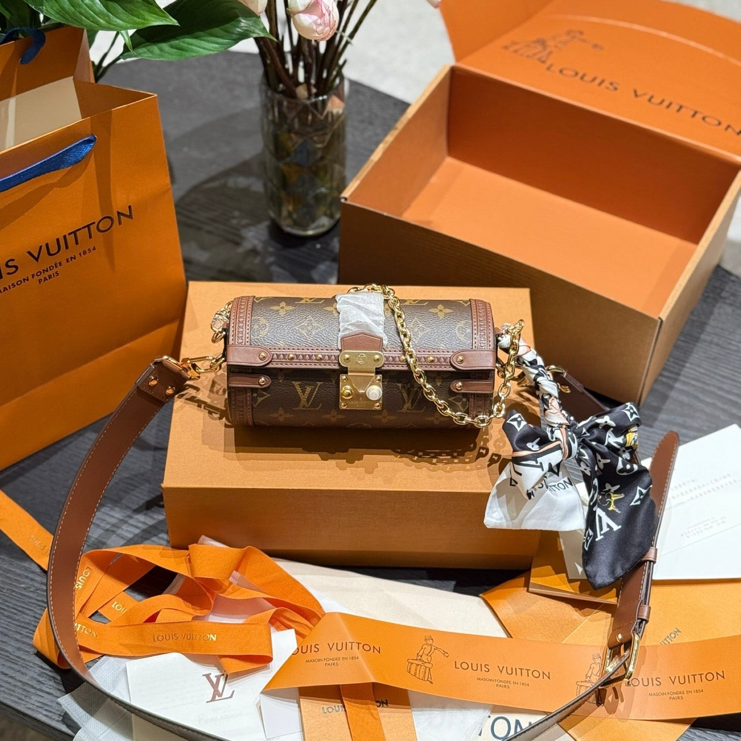 New traditional vintage baguette bag