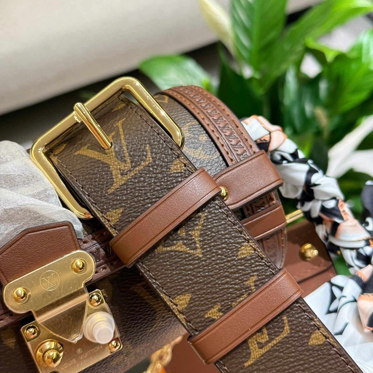 New traditional vintage baguette bag