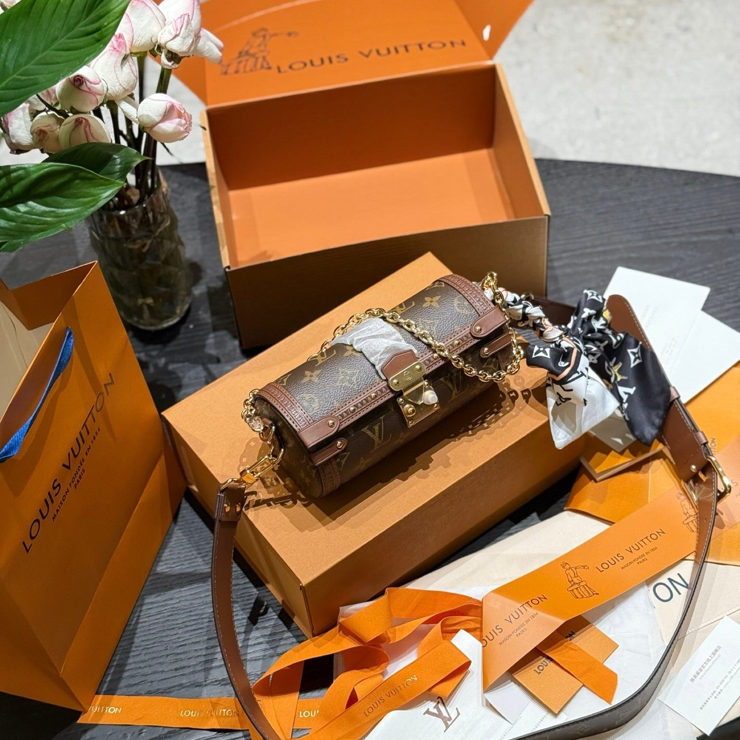 New traditional vintage baguette bag