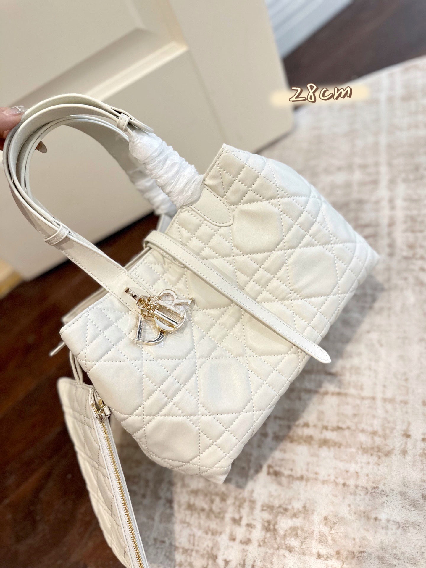 New classic woven leather handbag