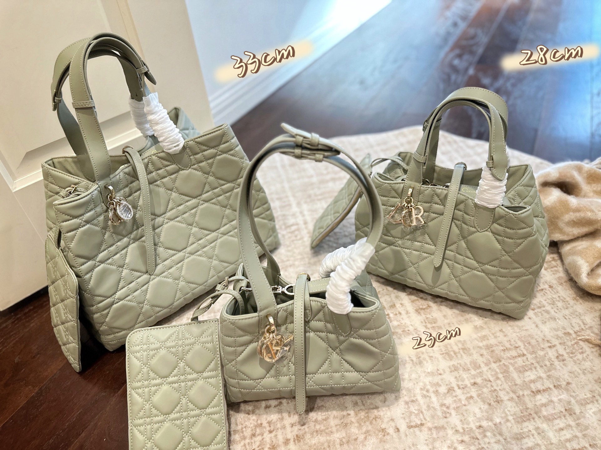 New classic woven leather handbag