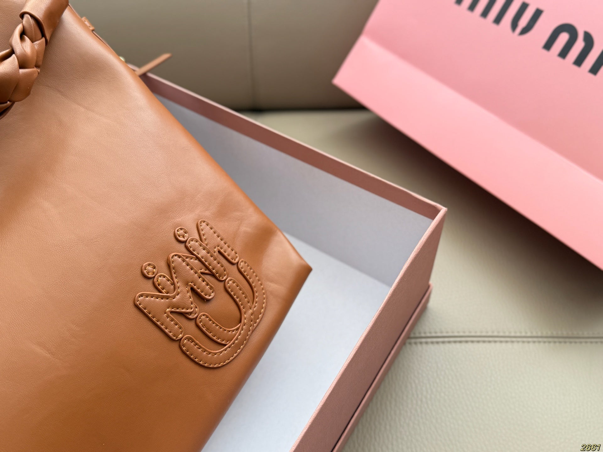 Casual everyday commuter shoulder bag