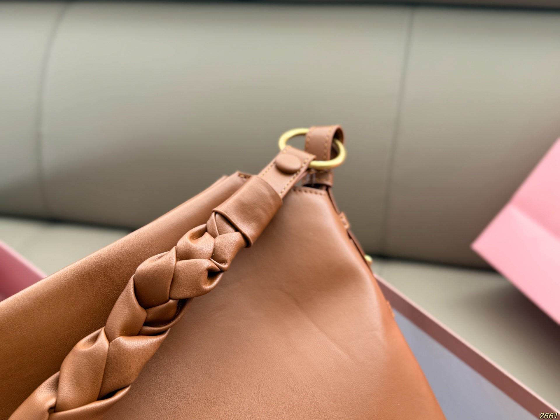 Casual everyday commuter shoulder bag