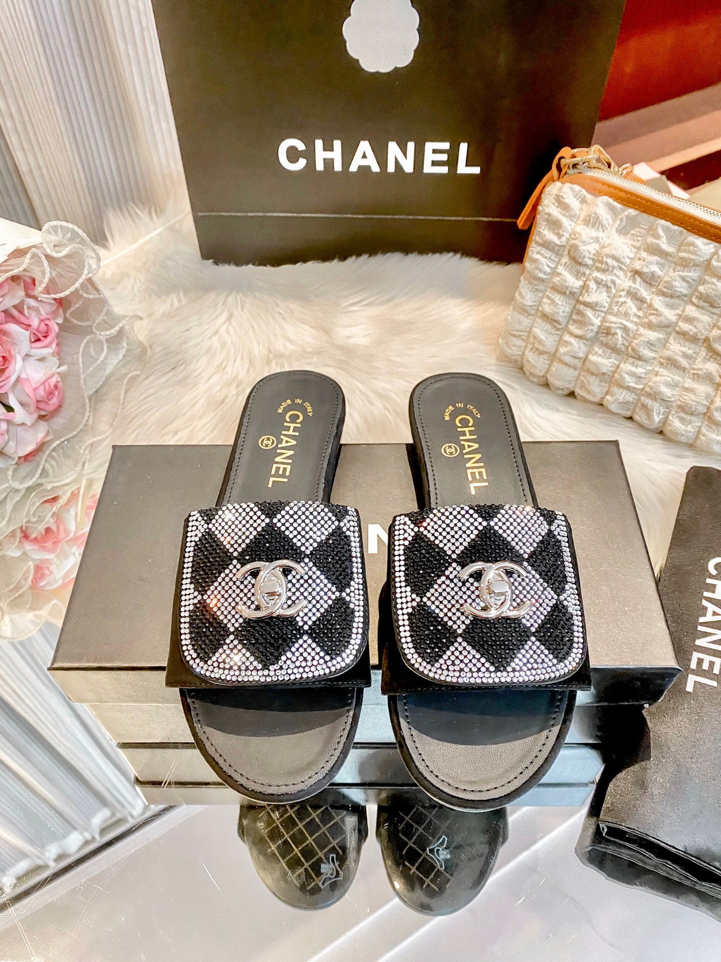 Essential slippers for everyday casual wear.