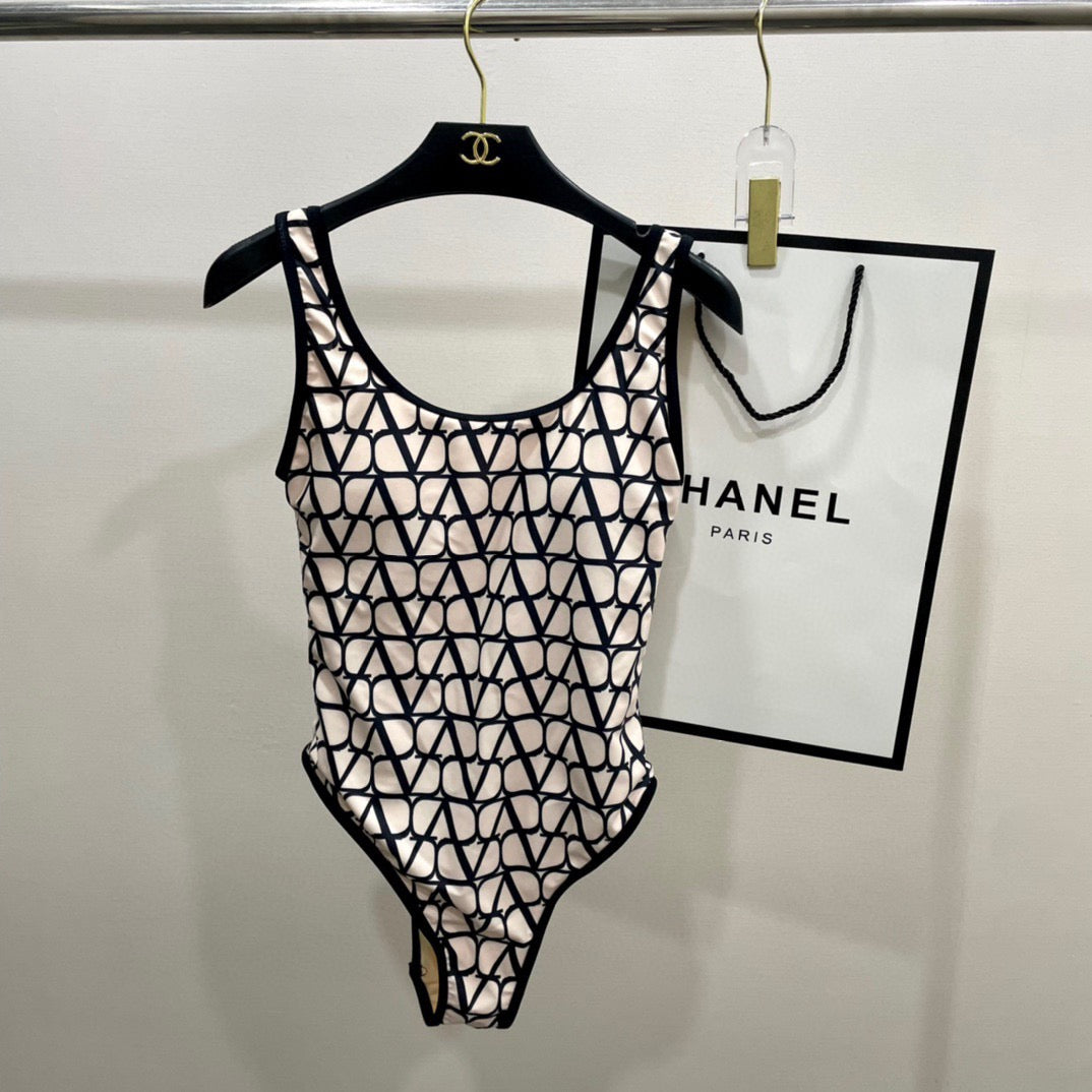 Trendy one-piece swimsuit